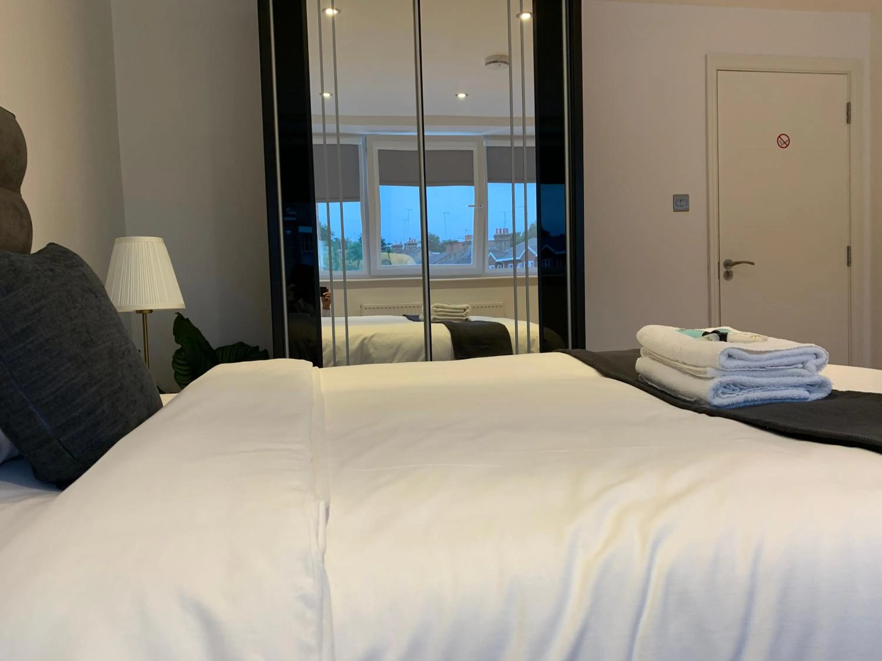 Bedroom, Bed in SE10 House