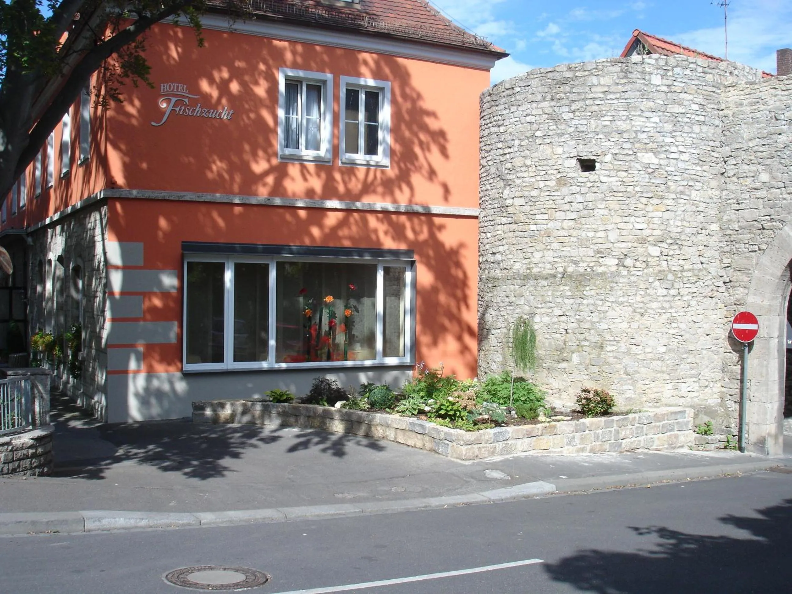 Facade/entrance in Hotel Fischzucht in Würzburg