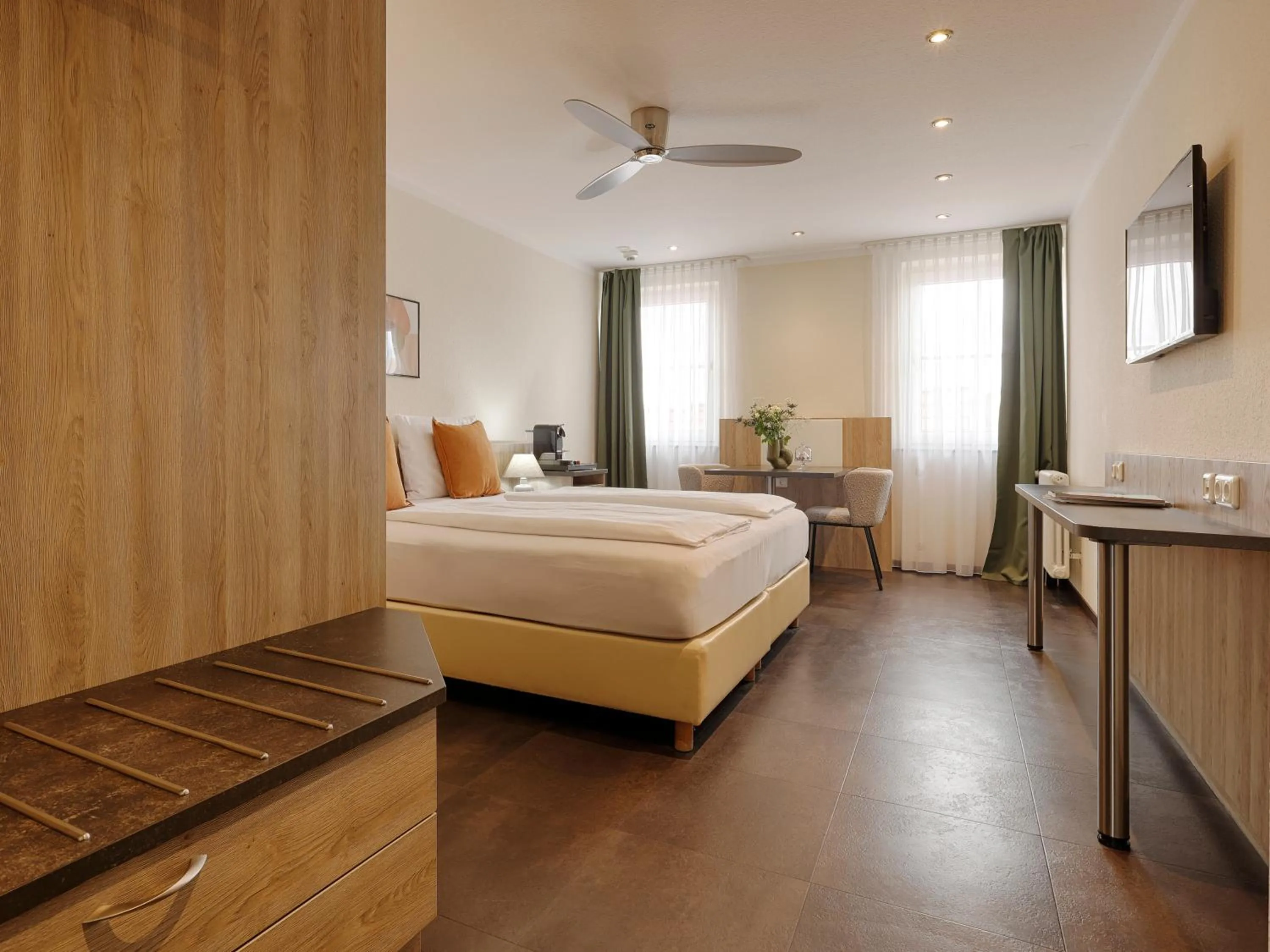 Photo of the whole room, Bed in Hotel Fischzucht in Würzburg