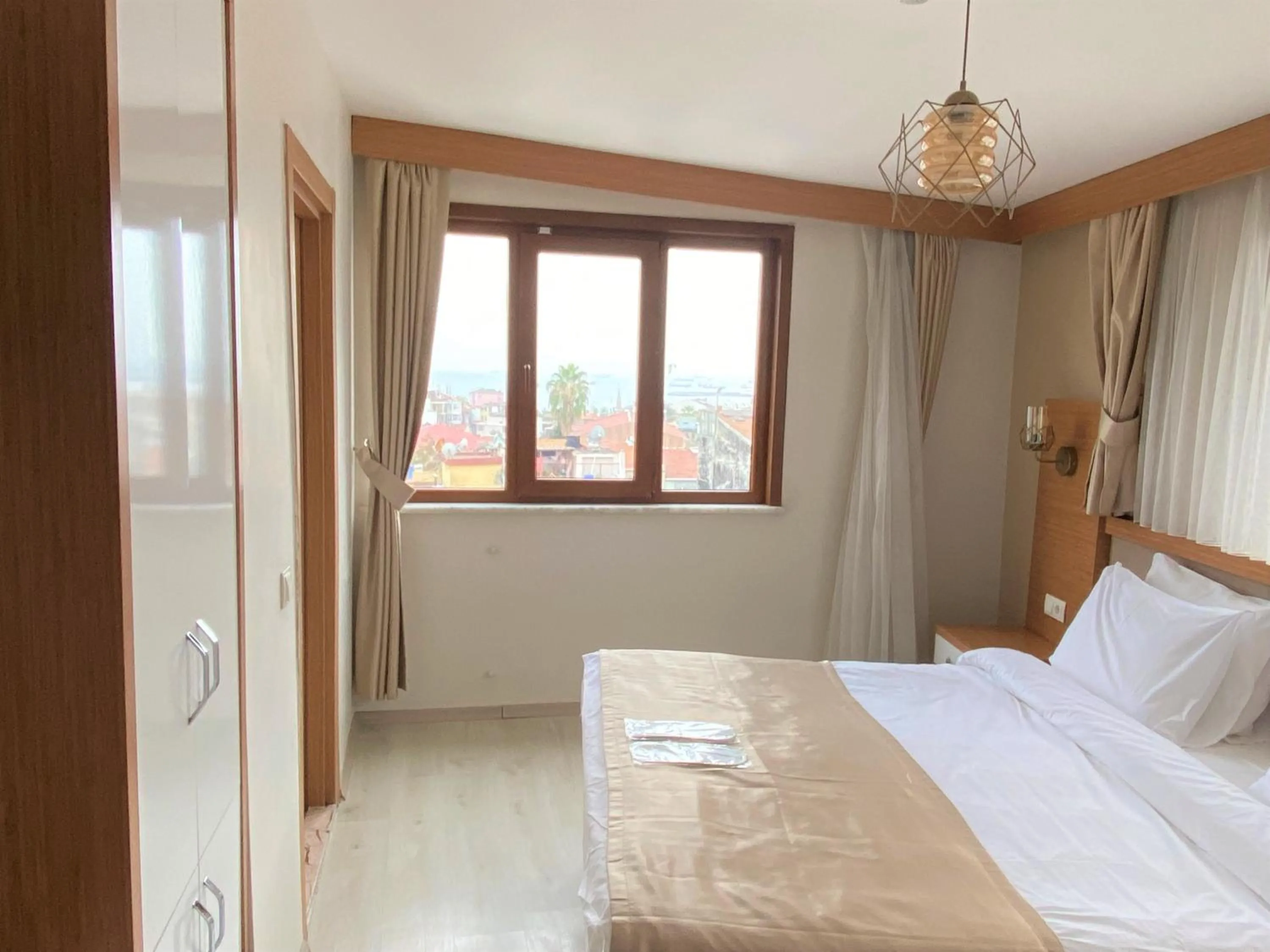 Sea view, Bed in Zeyn Otel Istanbul