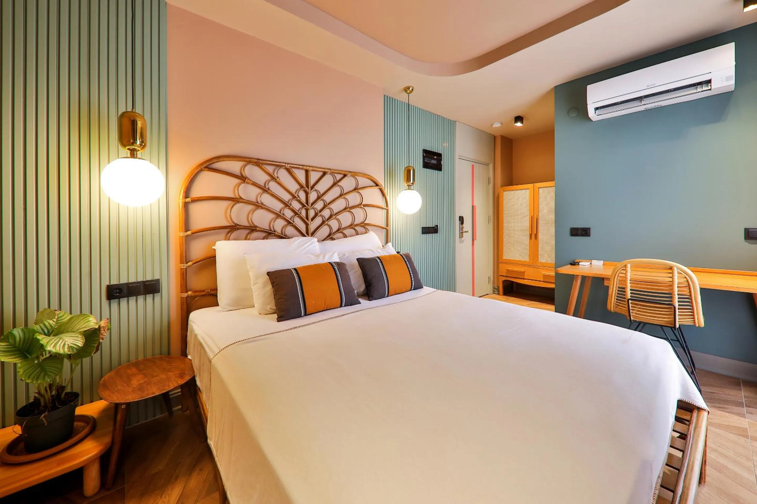 Photo of the whole room, Bed in Luff Boutique Hotel - Adult Only