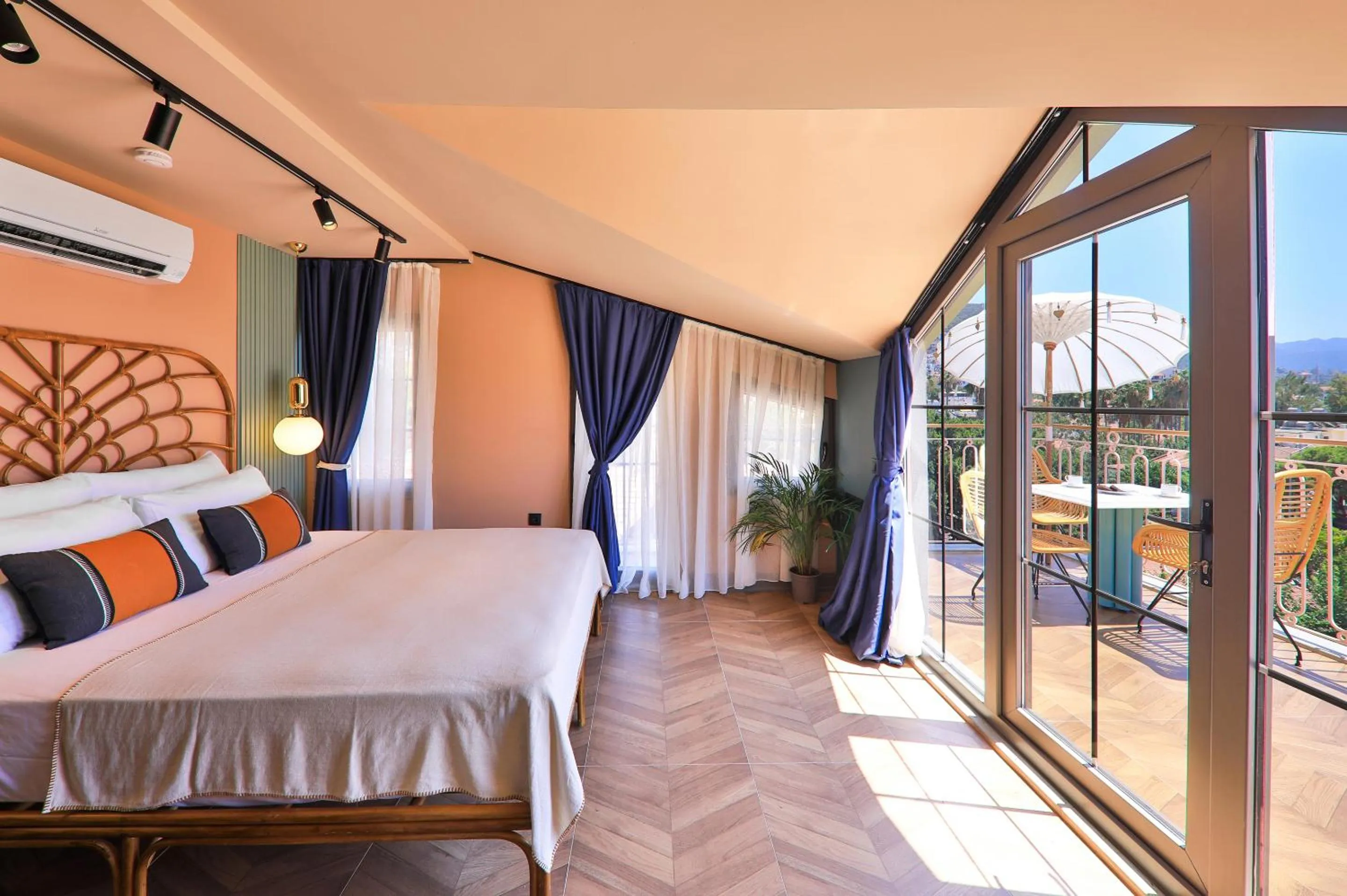View (from property/room), Bed in Luff Boutique Hotel - Adult Only