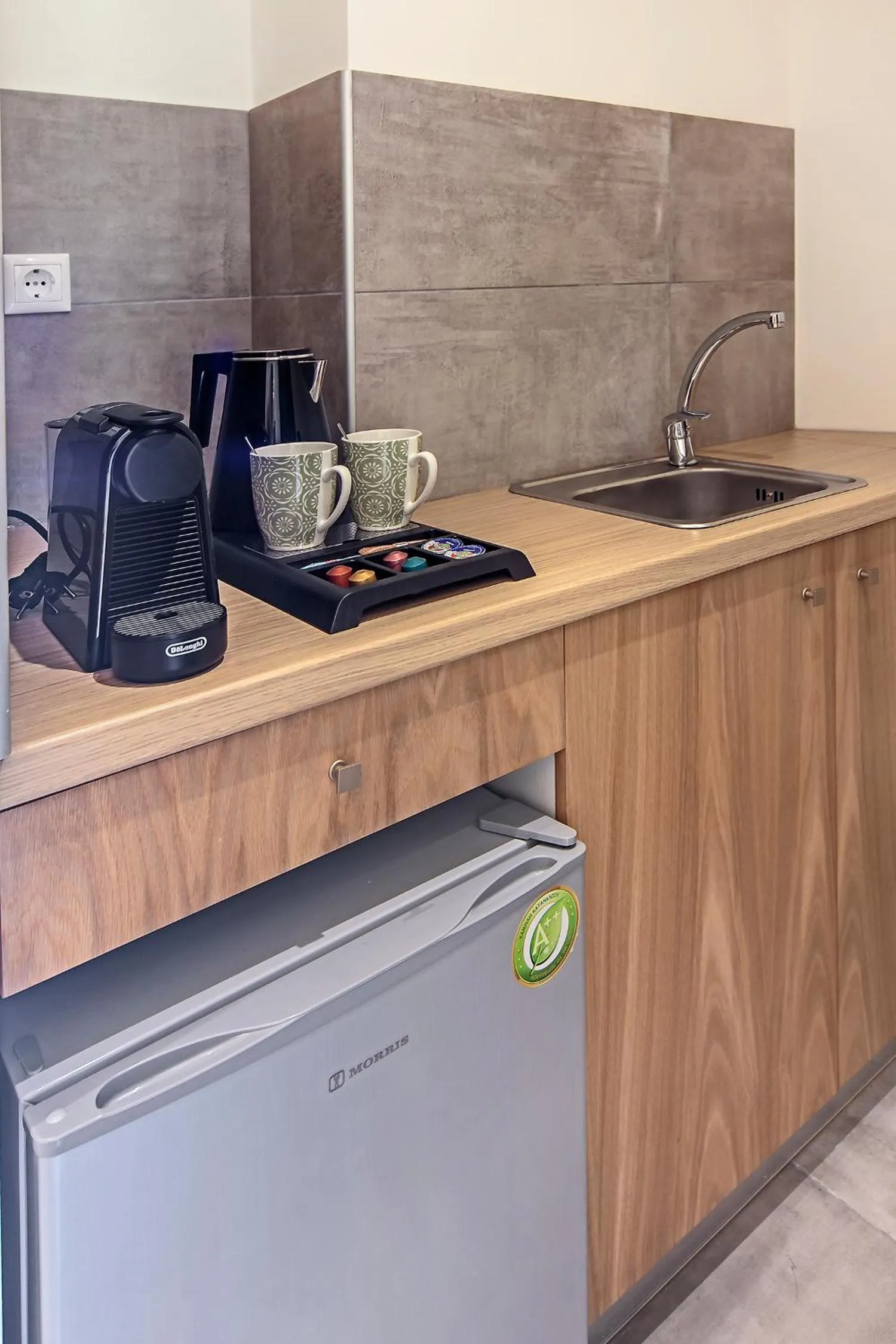 Coffee/tea facilities in Lilium Luxury Suites