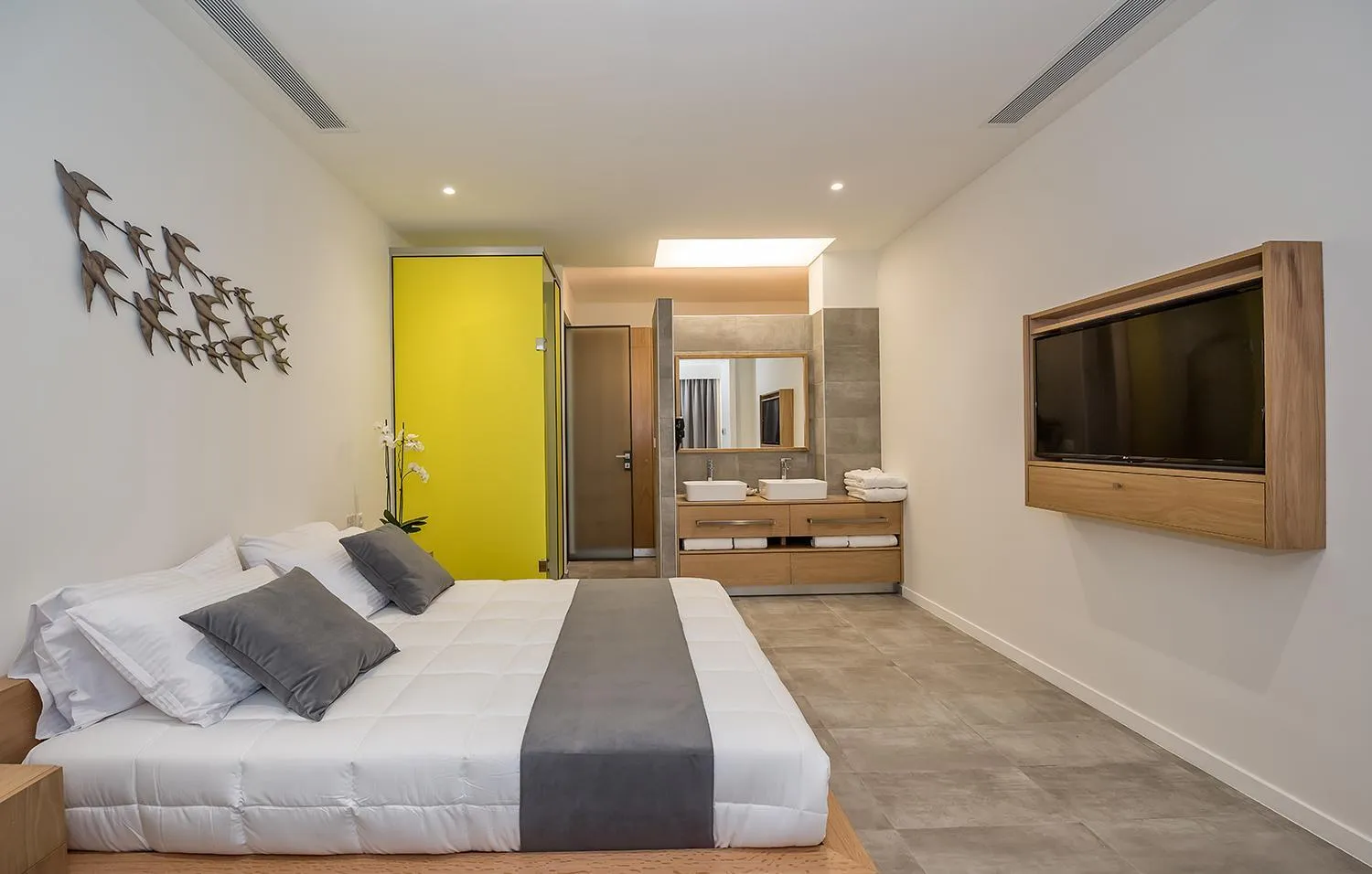 Bed in Lilium Luxury Suites