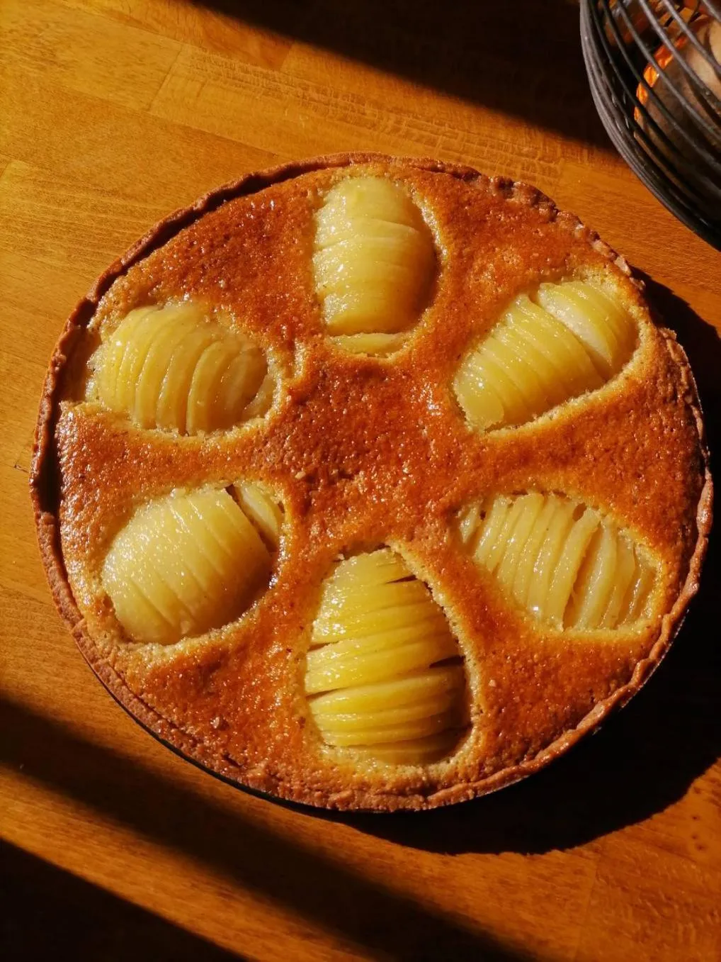 Restaurant/places to eat in Arche de Lanoë jacuzzi