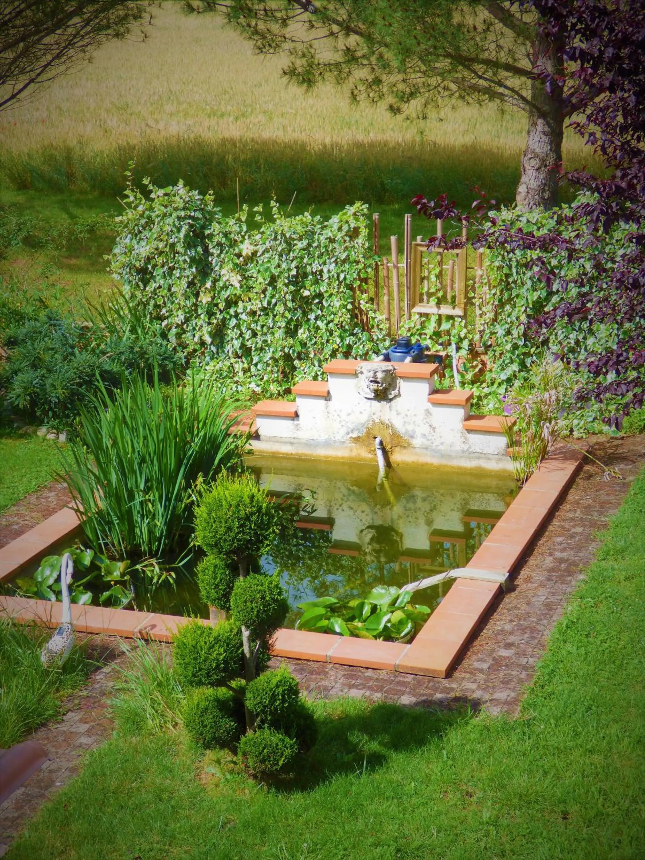 Property building in Arche de Lanoë jacuzzi