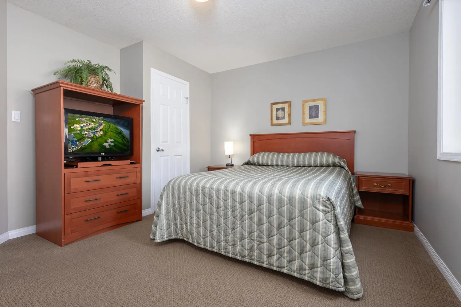 Property building, Bed in Paradise Canyon Golf Resort - Luxury Condo M401