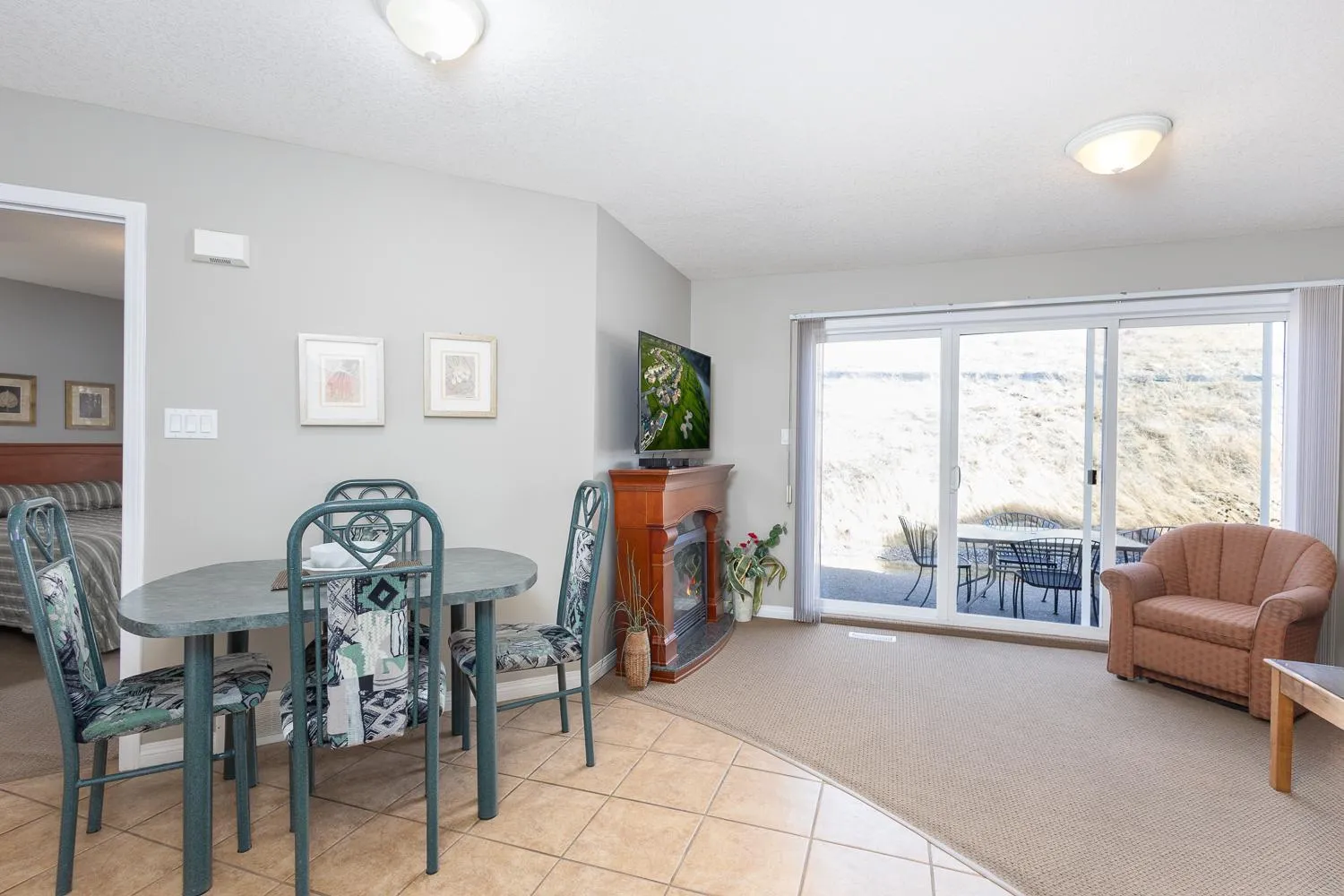 Property building in Paradise Canyon Golf Resort - Luxury Condo M401