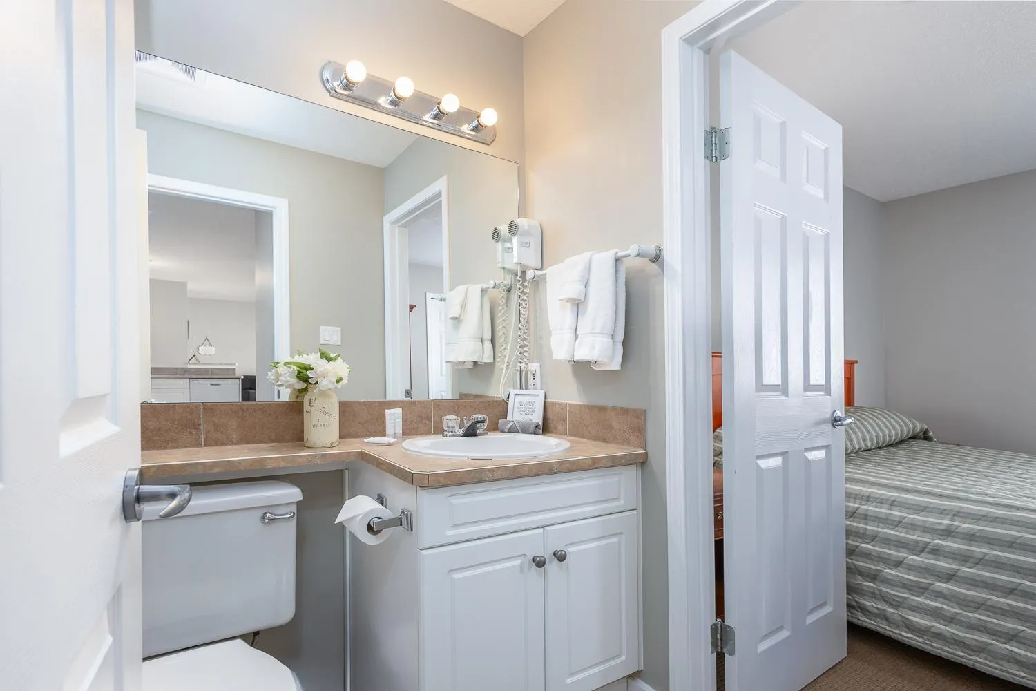 Bed in Paradise Canyon Golf Resort - Luxury Condo M401