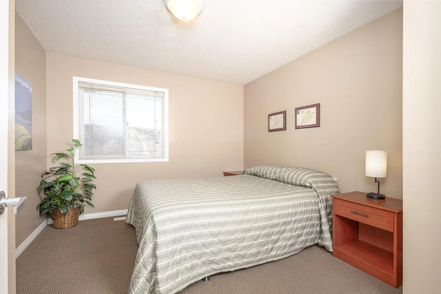 Property building, Bed in Paradise Canyon Golf Resort - Luxury Condo U401