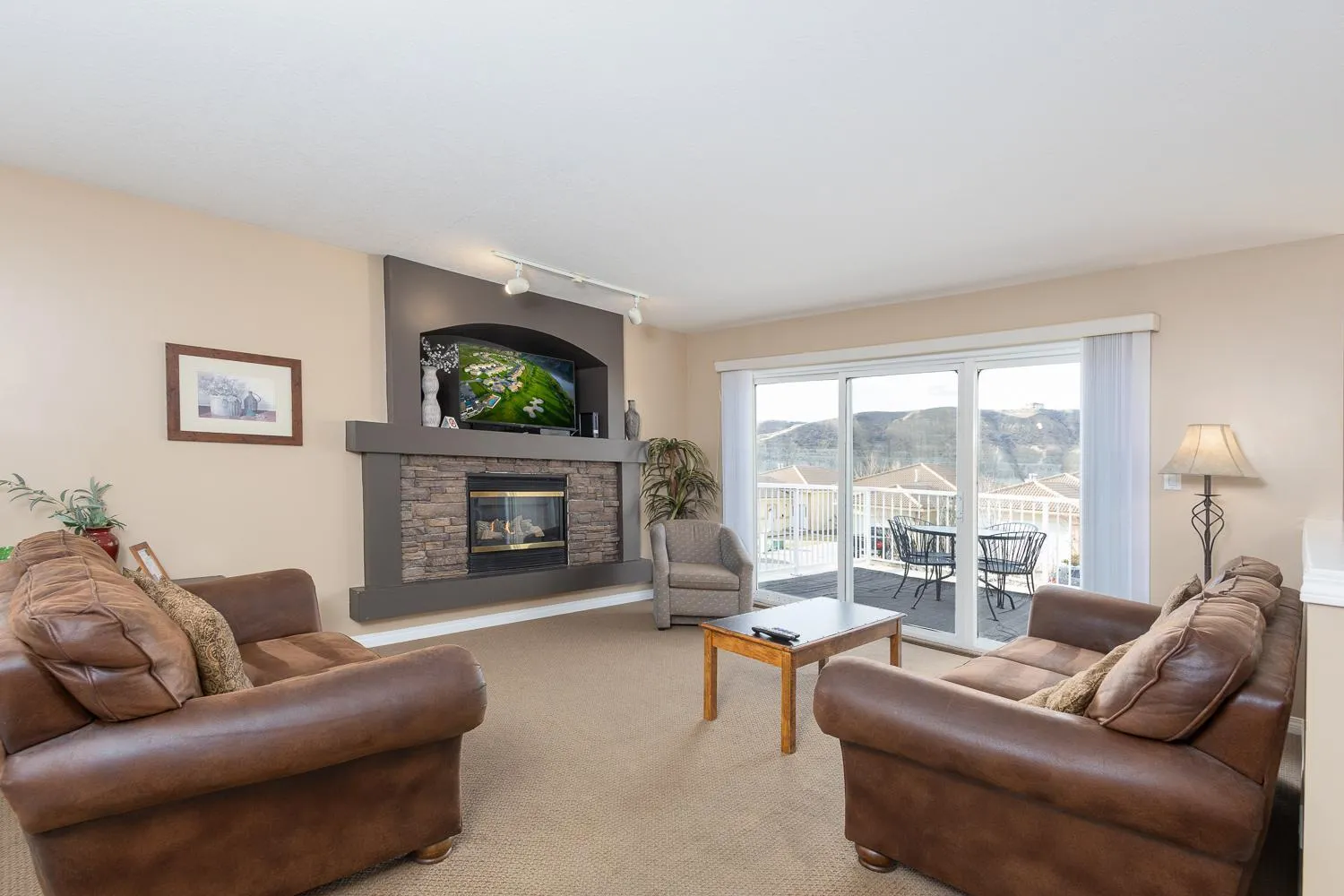 Property building in Paradise Canyon Golf Resort - Luxury Condo U401