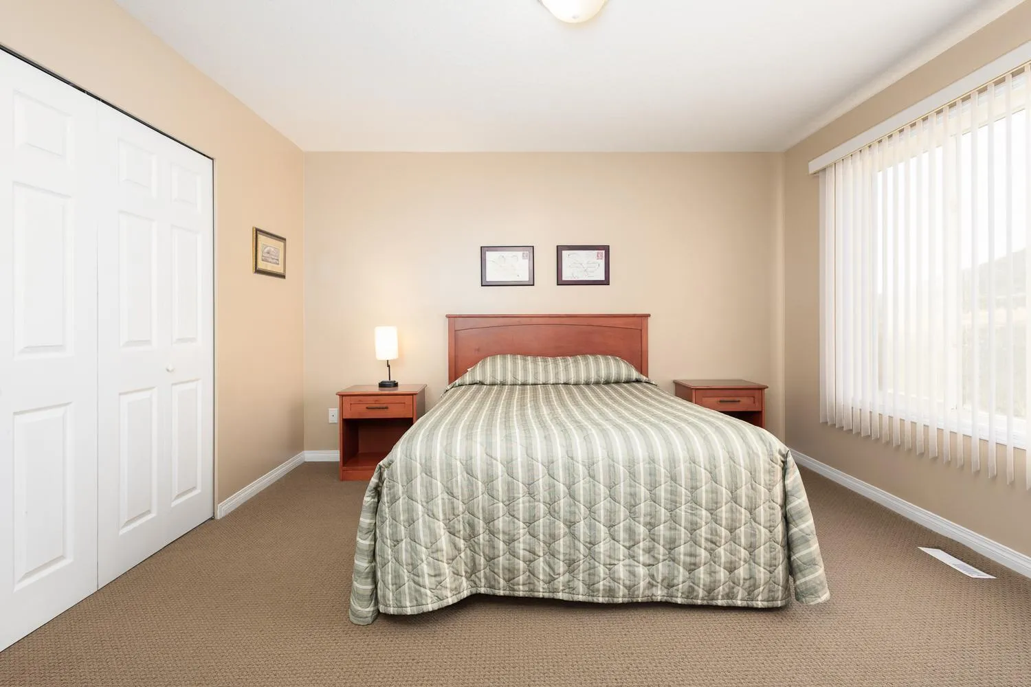 Property building, Bed in Paradise Canyon Golf Resort - Luxury Condo U399