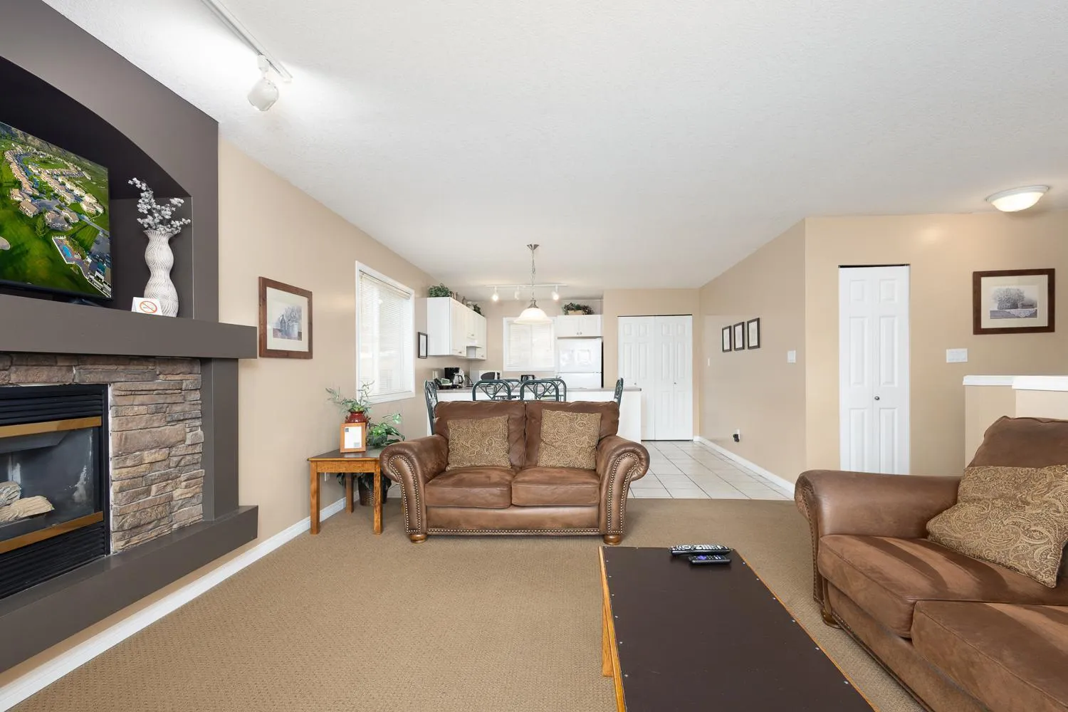 Property building in Paradise Canyon Golf Resort - Luxury Condo U399