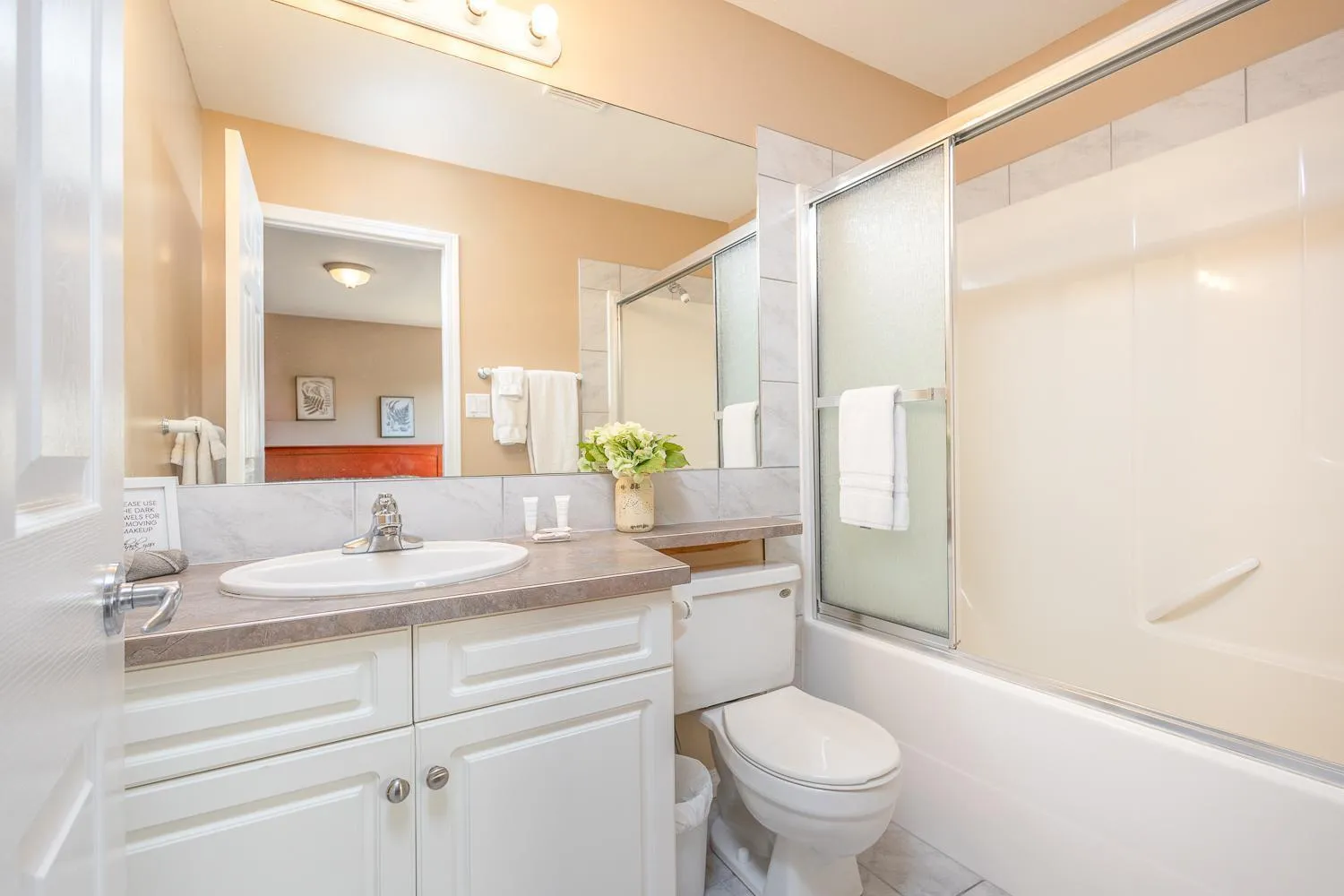 Property building in Paradise Canyon Golf Resort - Luxury Condo U399