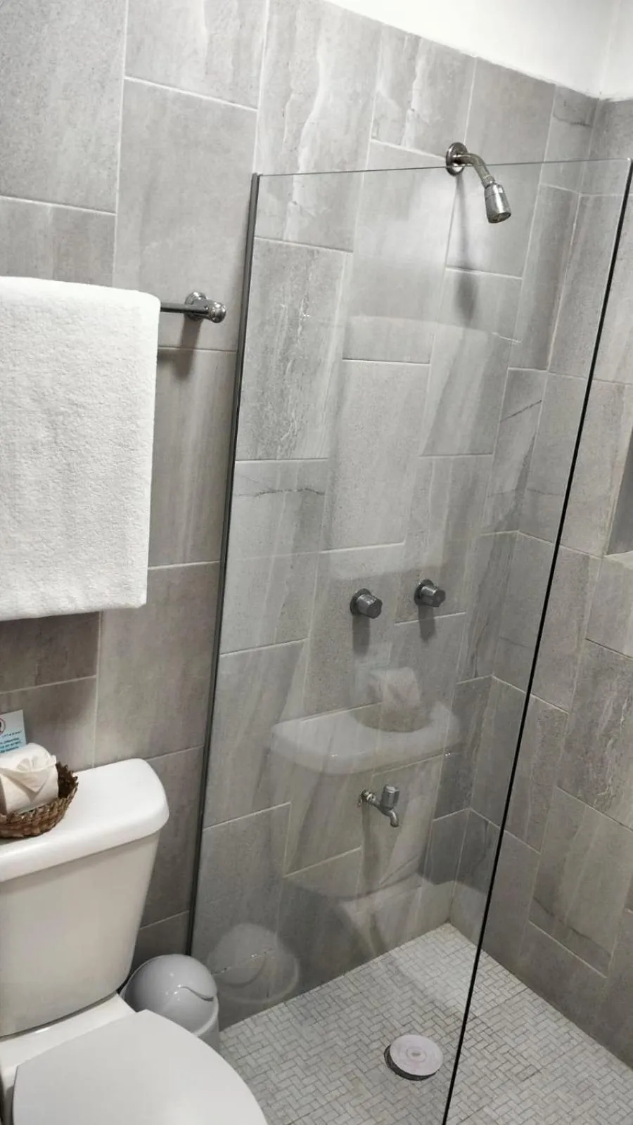 Shower in Hotel Dos Mundos, Isla Cozumel