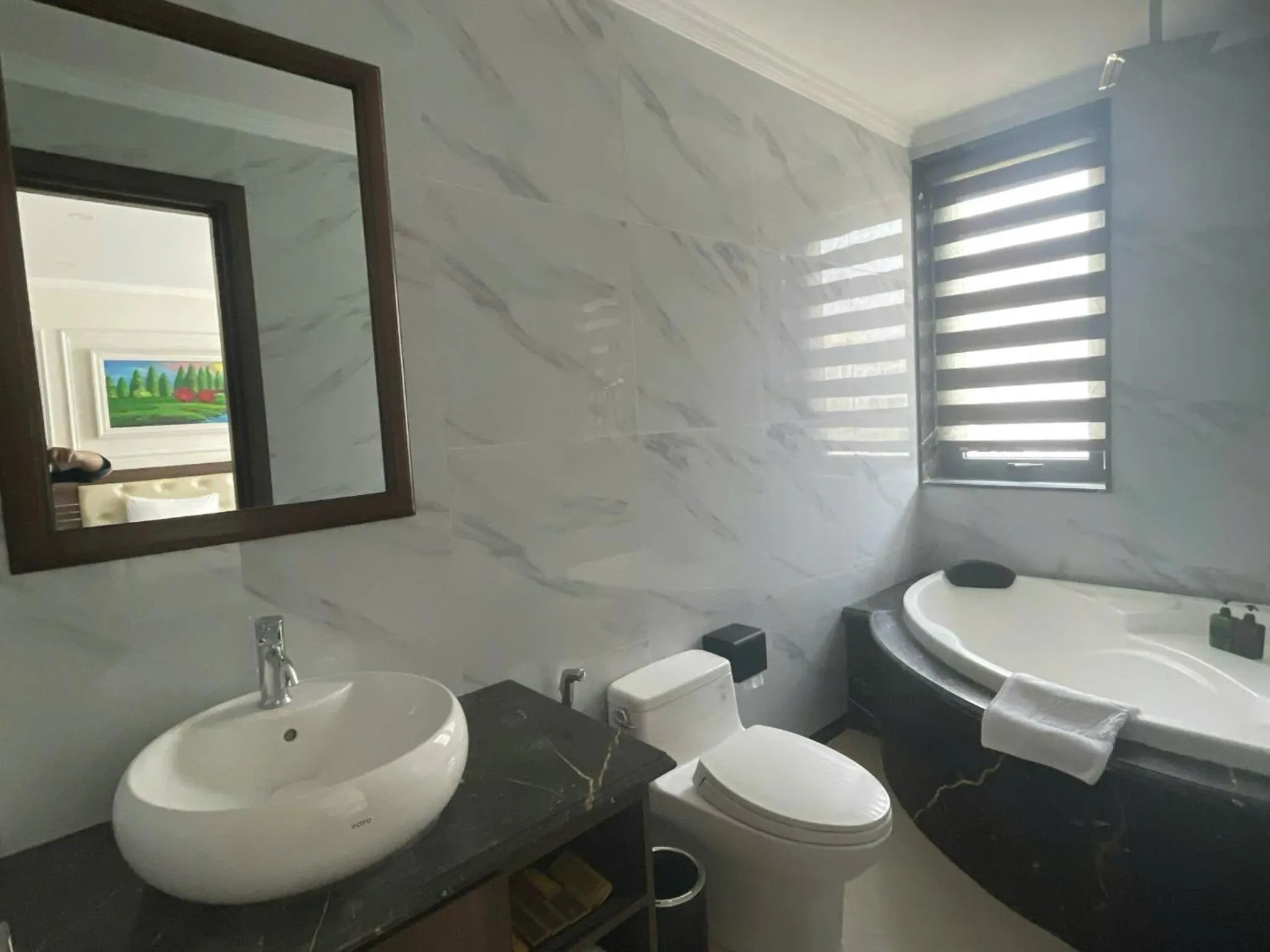 Bath in Hillary Hanoi Hotel