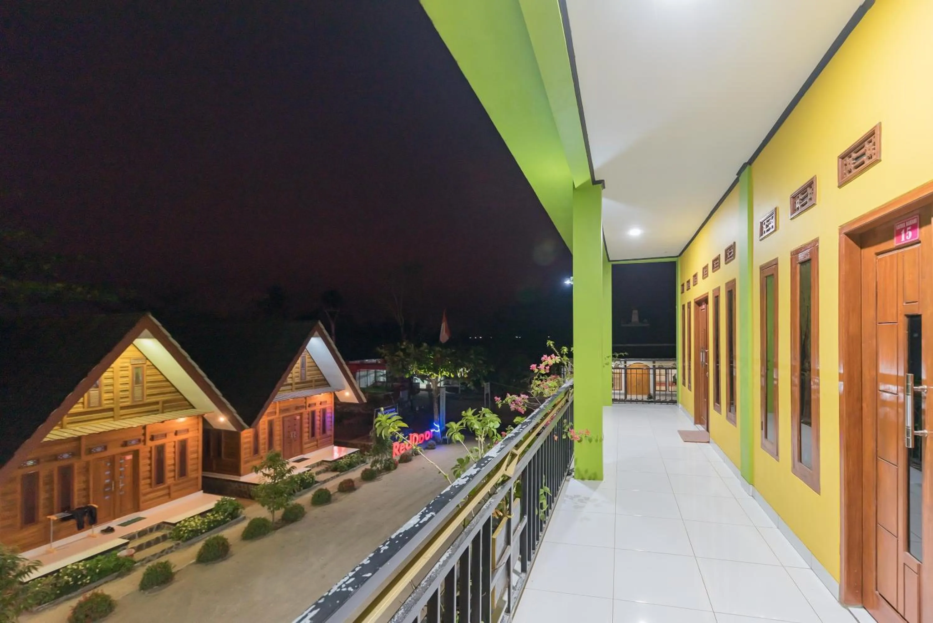 Property building in RedDoorz @ Geopark Ciletuh Sukabumi