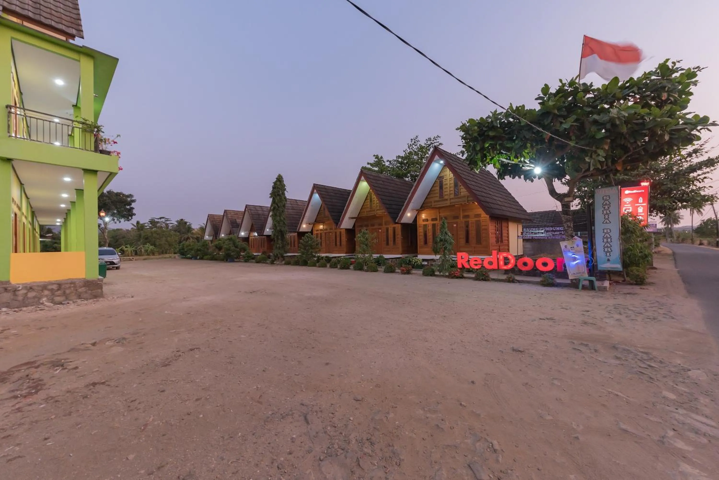 Property building in RedDoorz @ Geopark Ciletuh Sukabumi