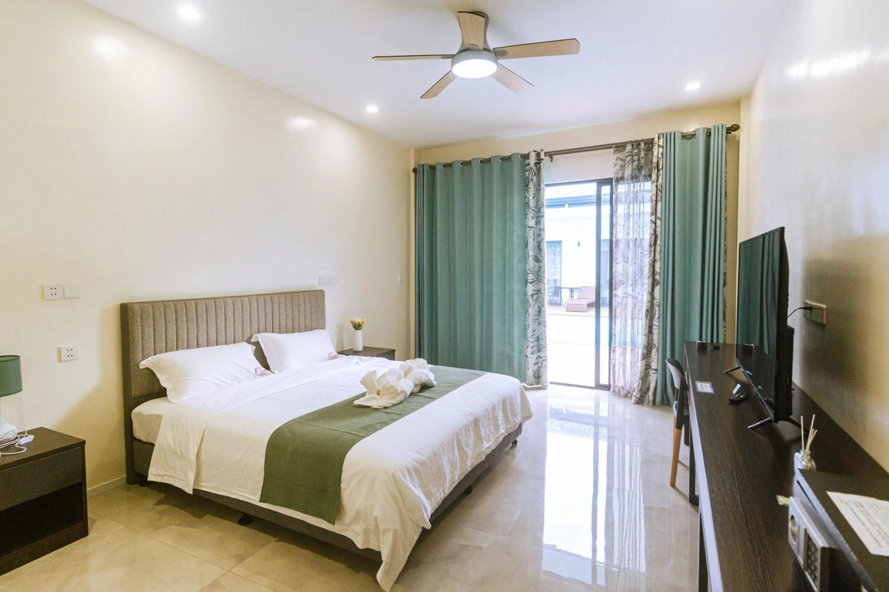 Bed in Bohol Cattleya Resort