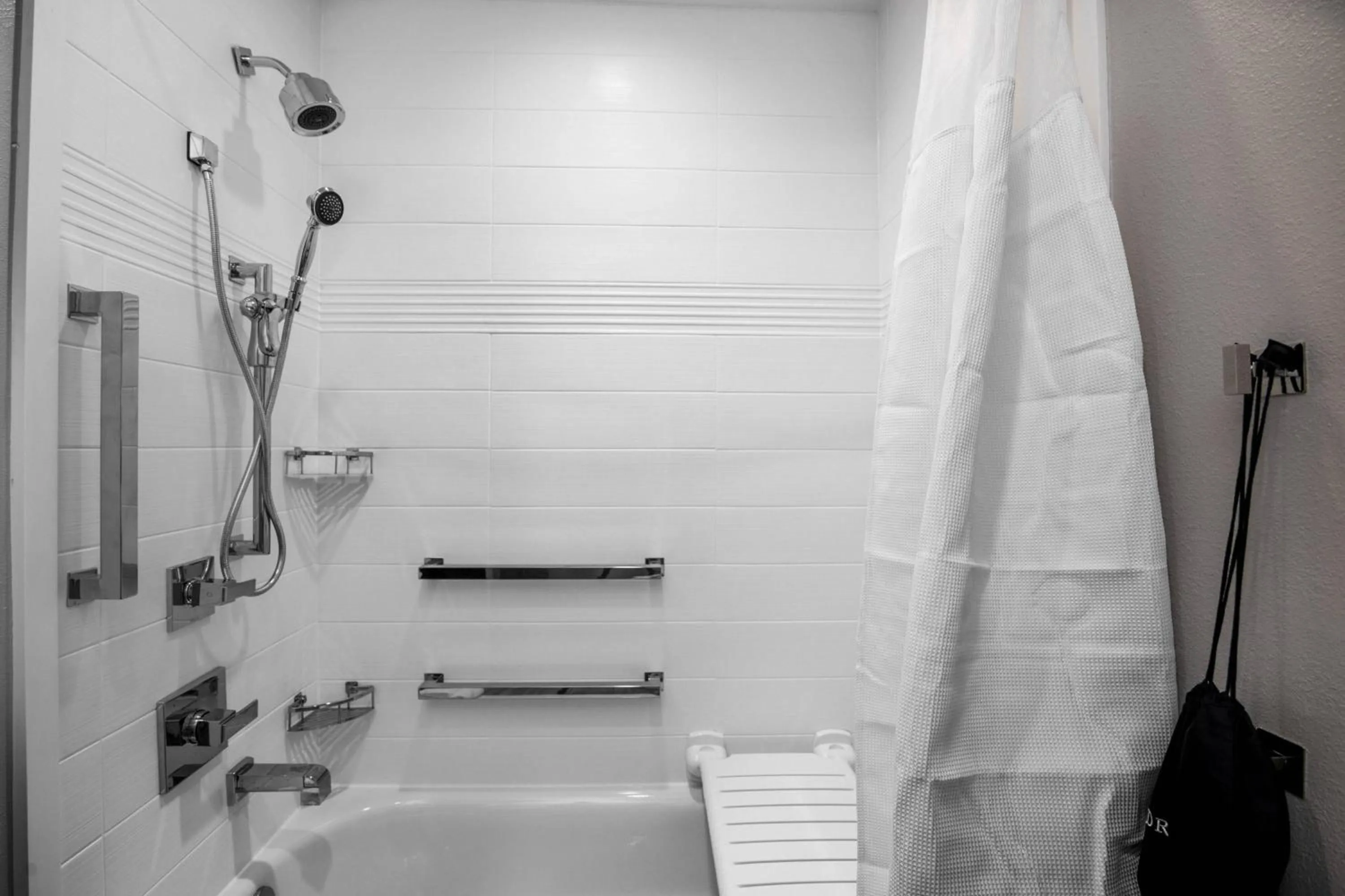 Bathroom in TownePlace Suites by Marriott Houston Hobby Airport