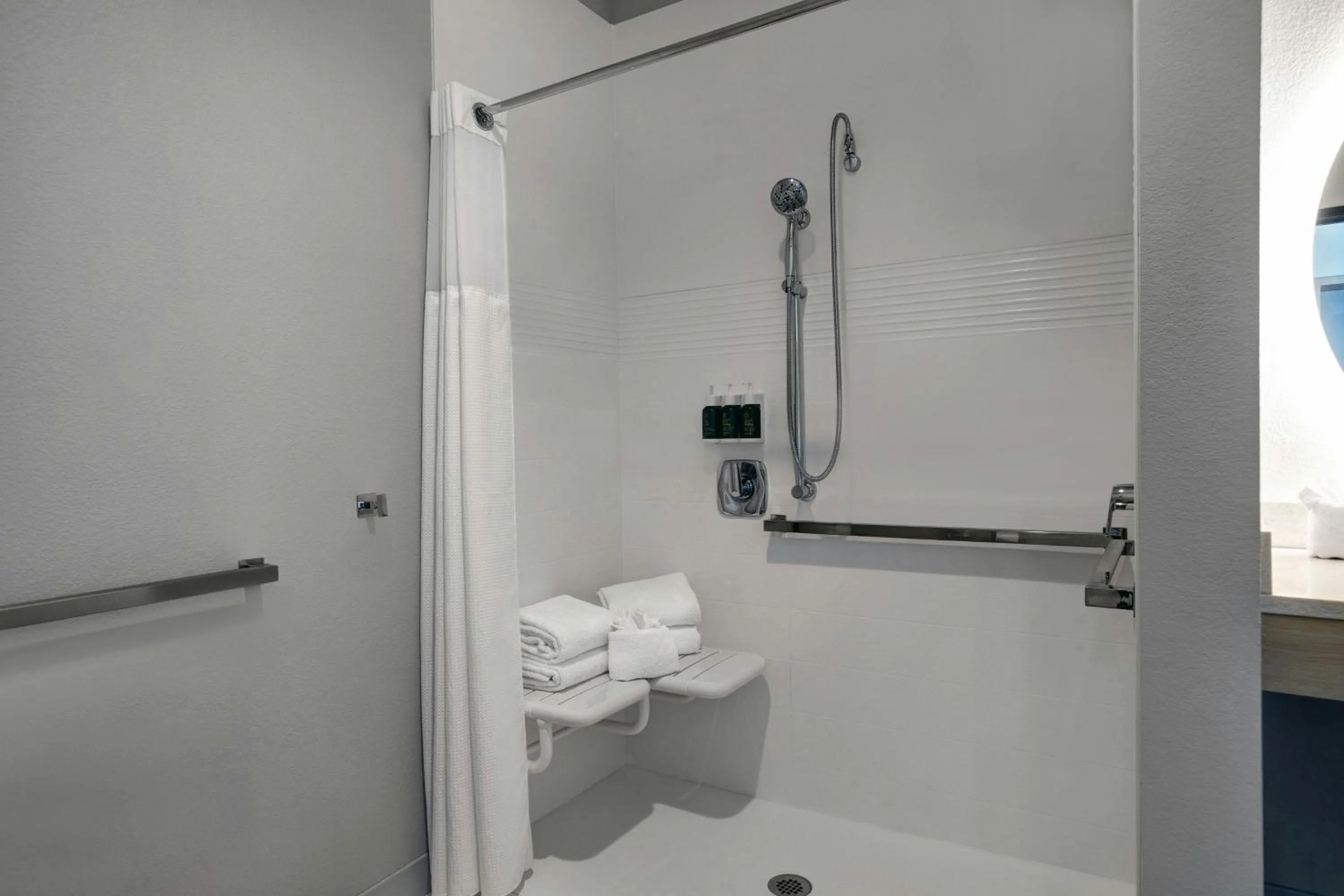 Bathroom in TownePlace Suites by Marriott Phoenix Glendale Sports & Entertainment District
