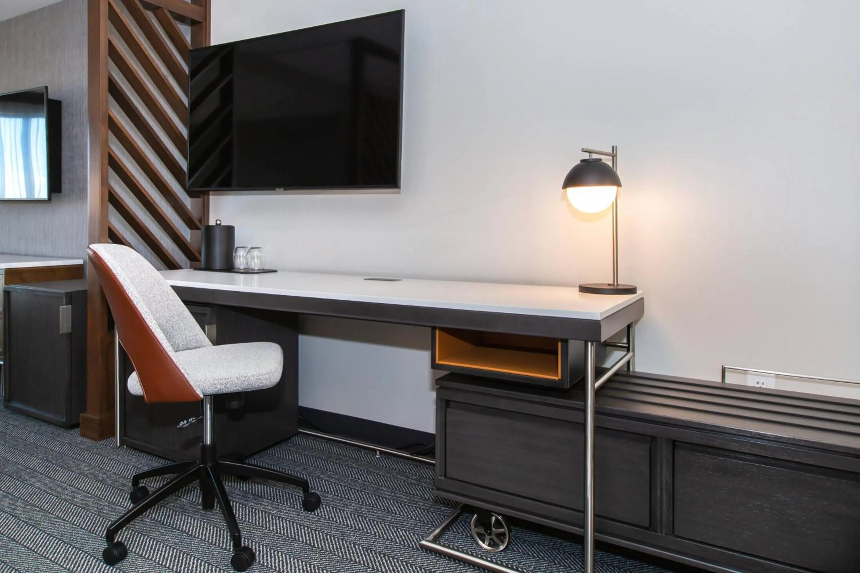 Photo of the whole room in Courtyard by Marriott Rapid City