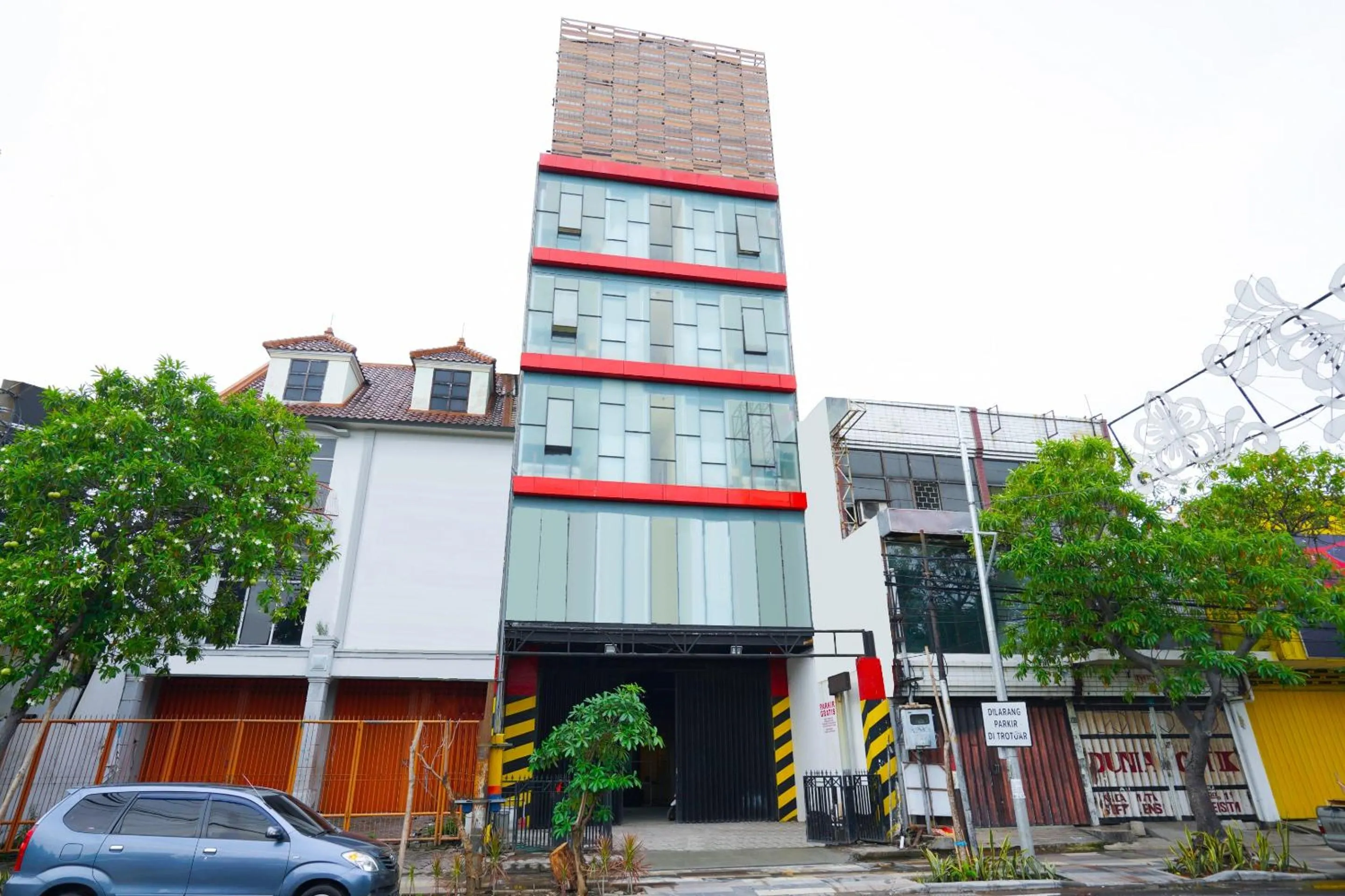 Facade/entrance in Flagship 3688 Pot Art