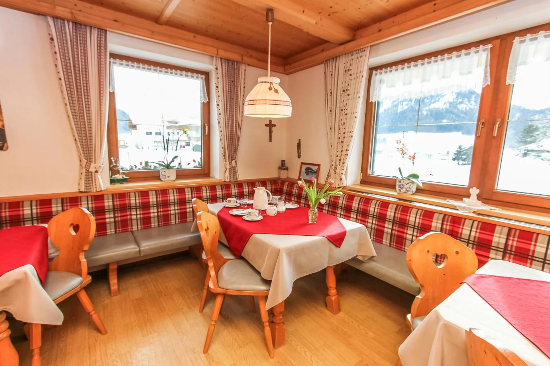 Restaurant/places to eat in Schneiderbauer