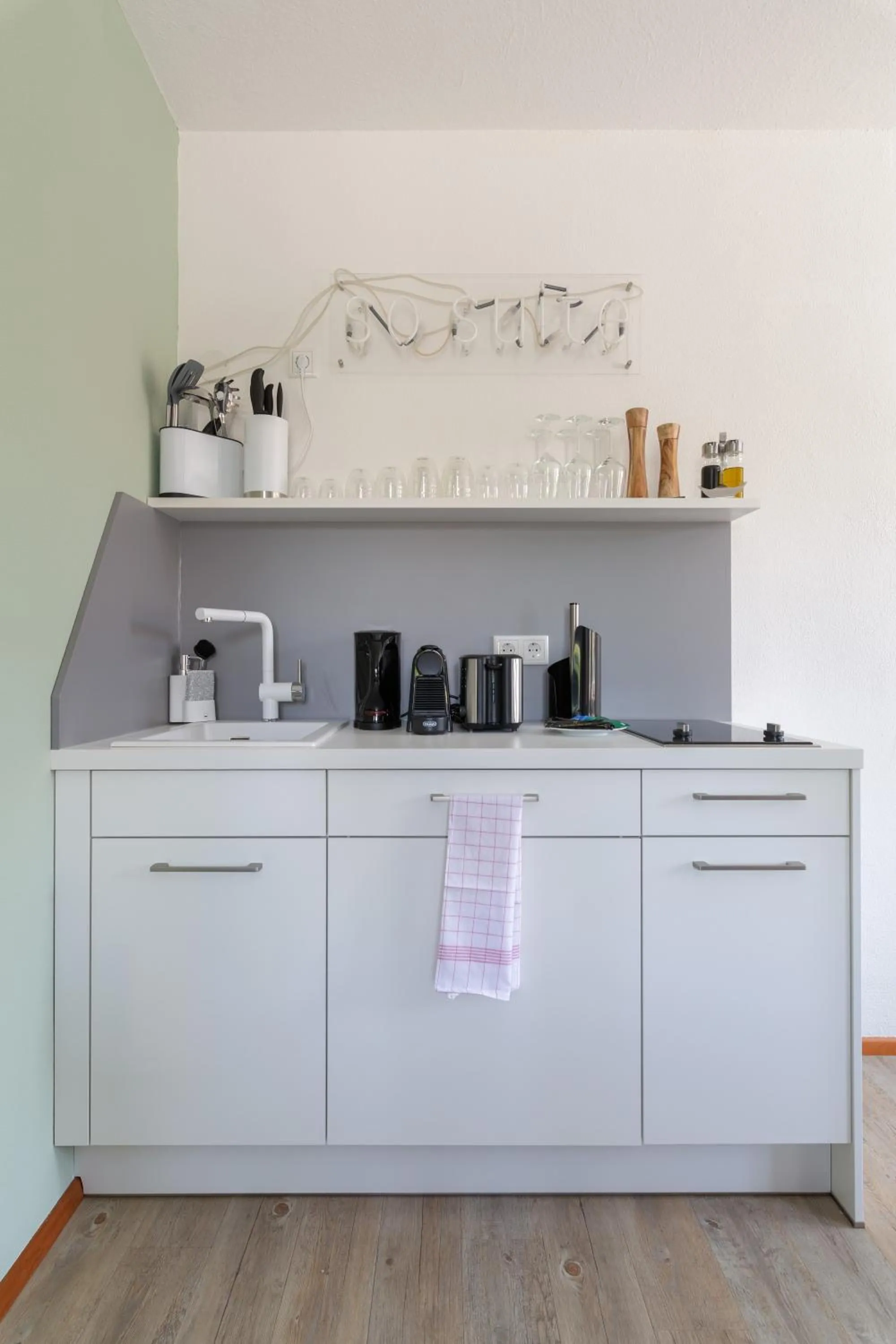 Coffee/tea facilities in Limehome Garching bei München