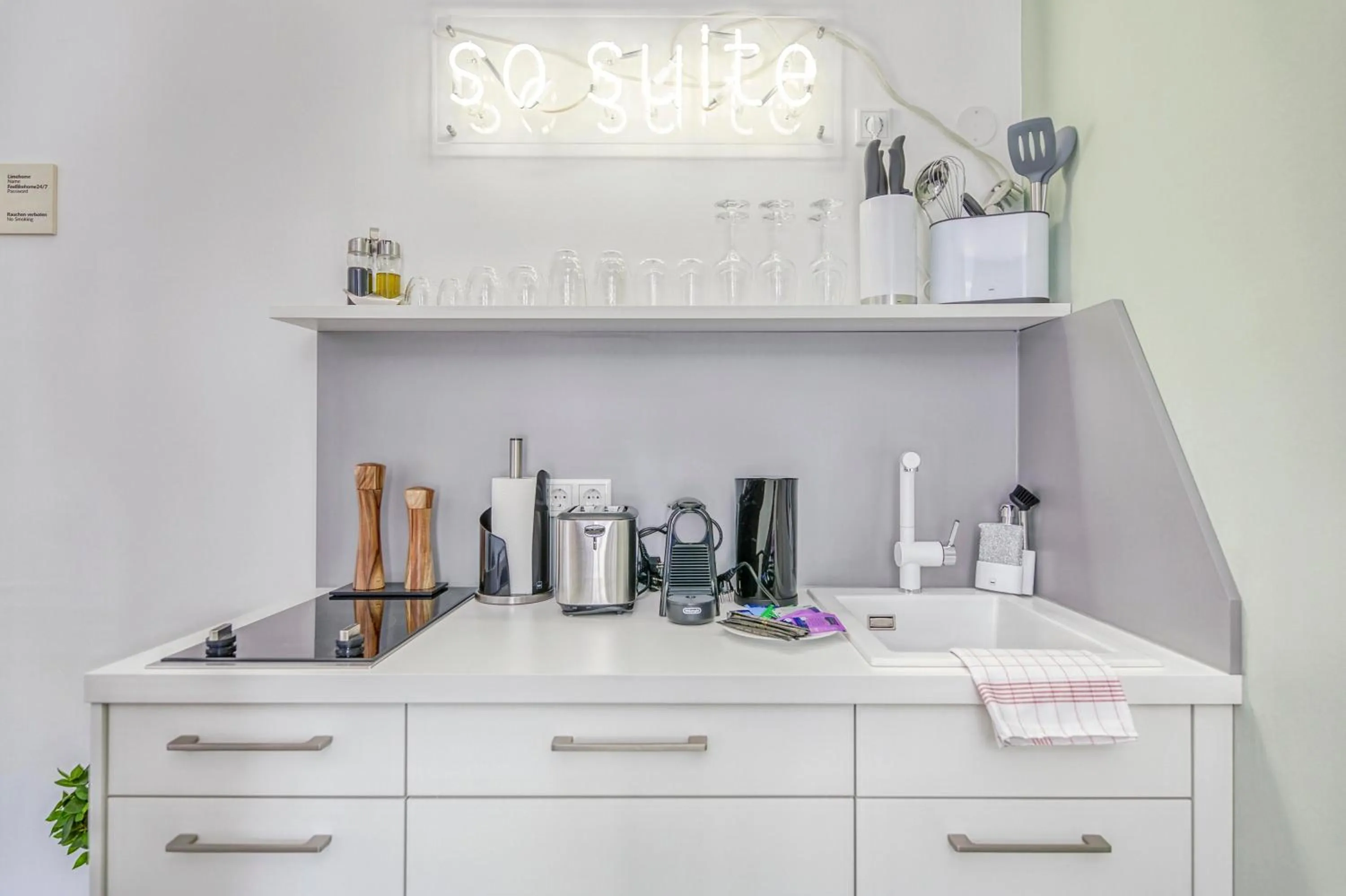 Coffee/tea facilities in Limehome Garching bei München