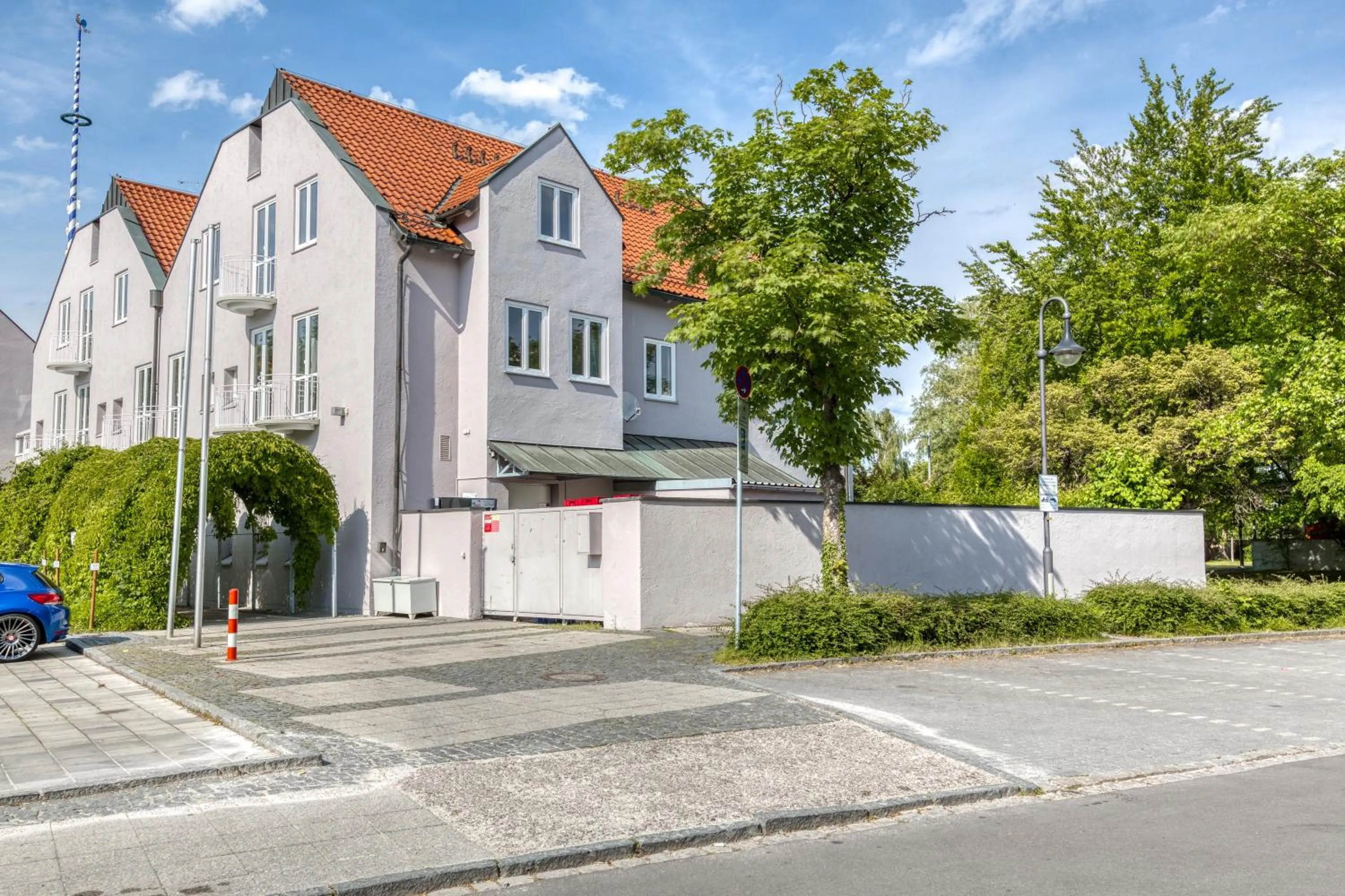 Property building in Limehome Garching bei München