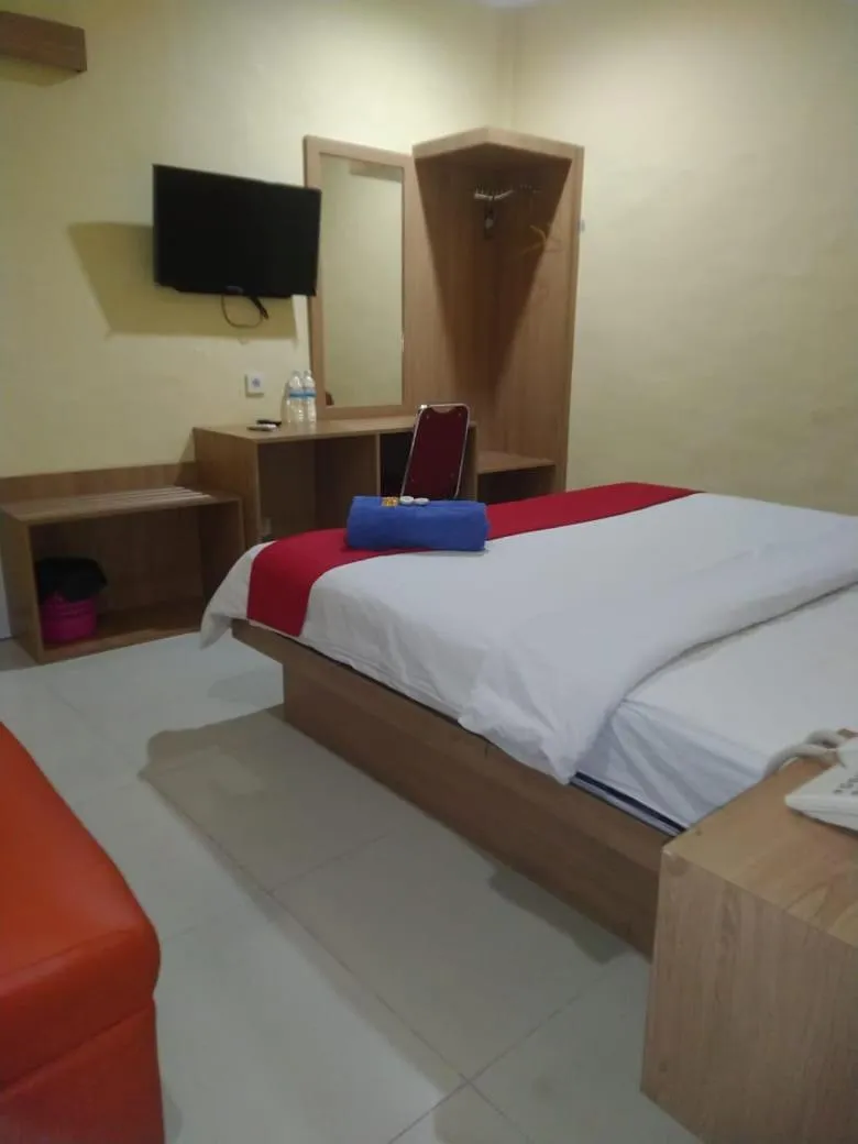 Bed in Hotel Mayang Sari 1