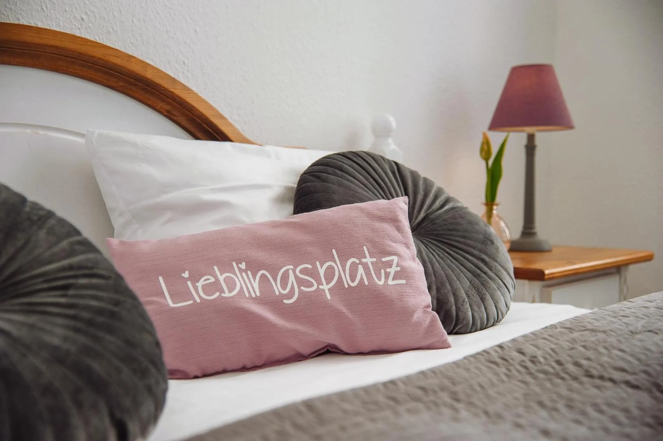 Bed in Apartmenthaus Kaiser Friedrich