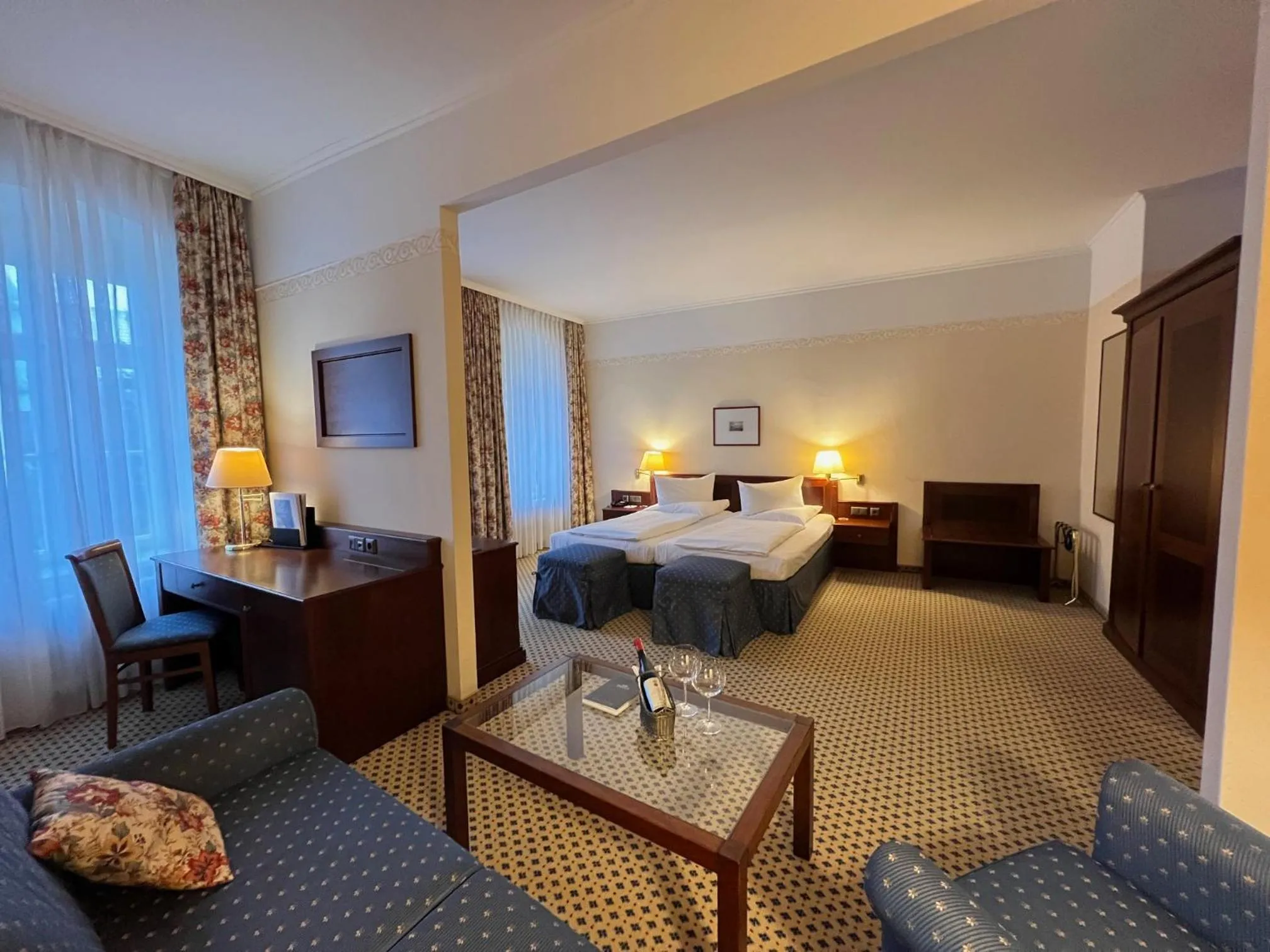 Living room, Bed in Romantik Hotel Tuchmacher