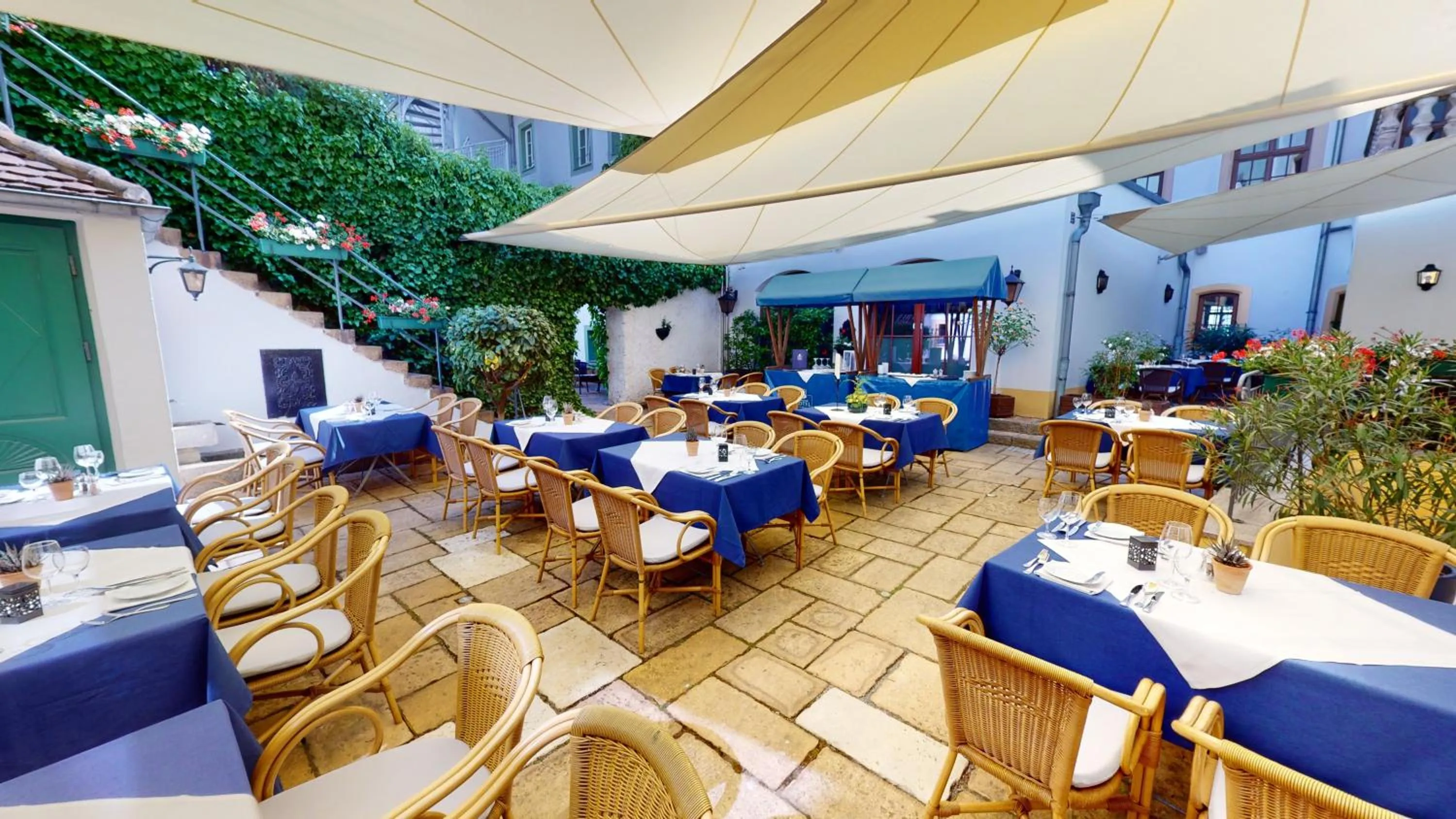 Restaurant/places to eat in Romantik Hotel Tuchmacher