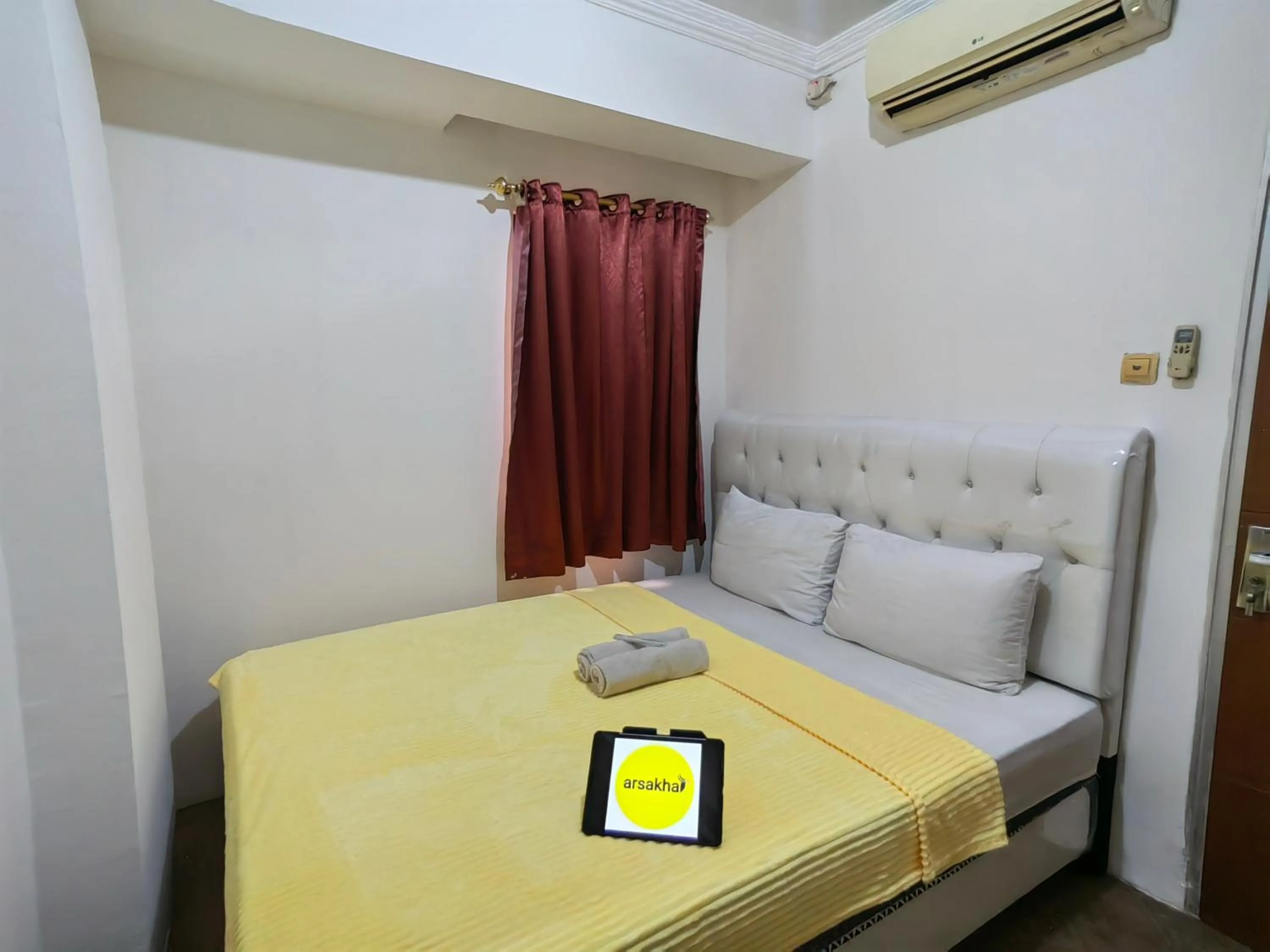Bedroom, Bed in Cibubur Village By Arsakha Property Management