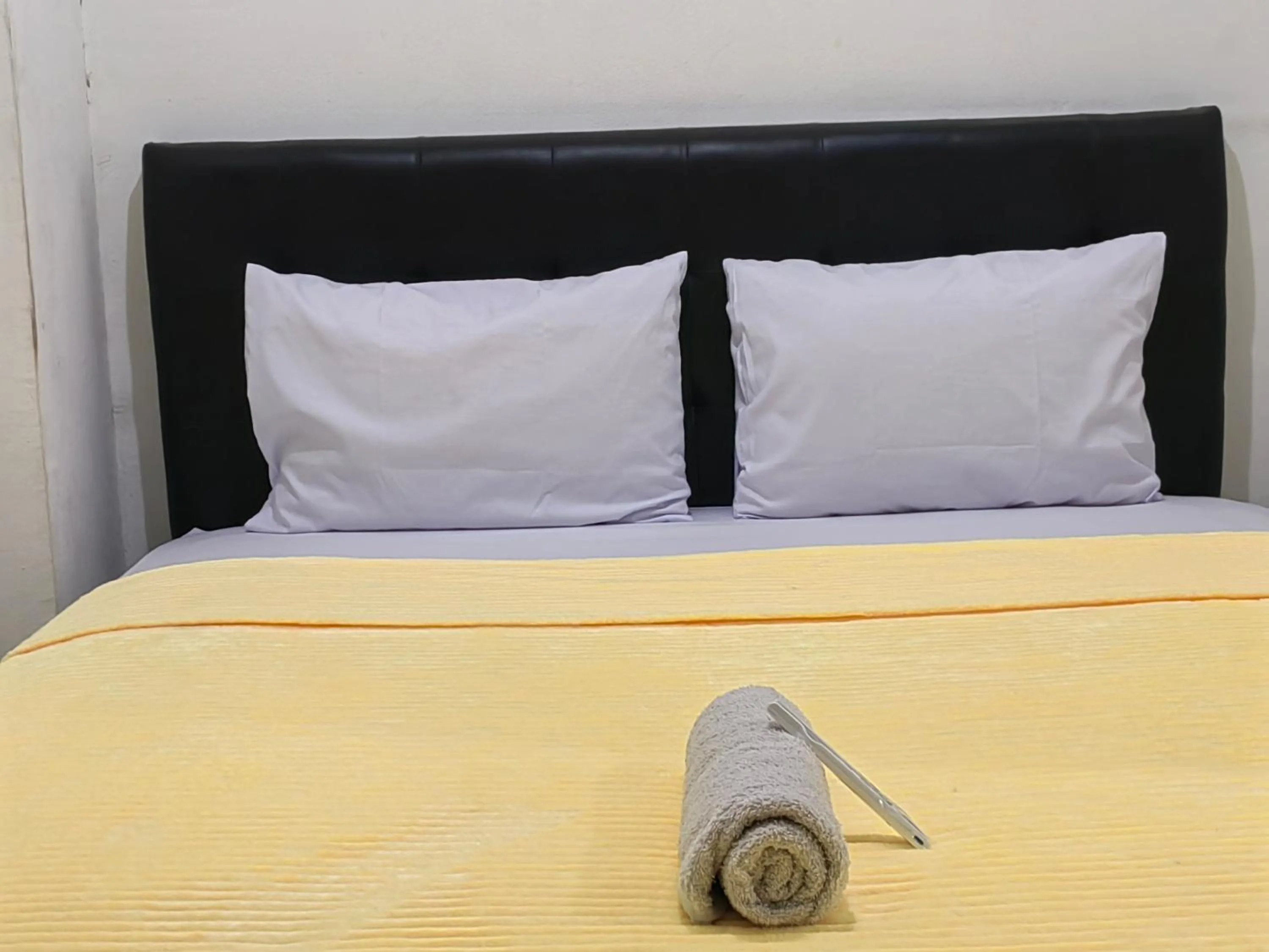 Bedroom, Bed in Cibubur Village By Arsakha Property Management