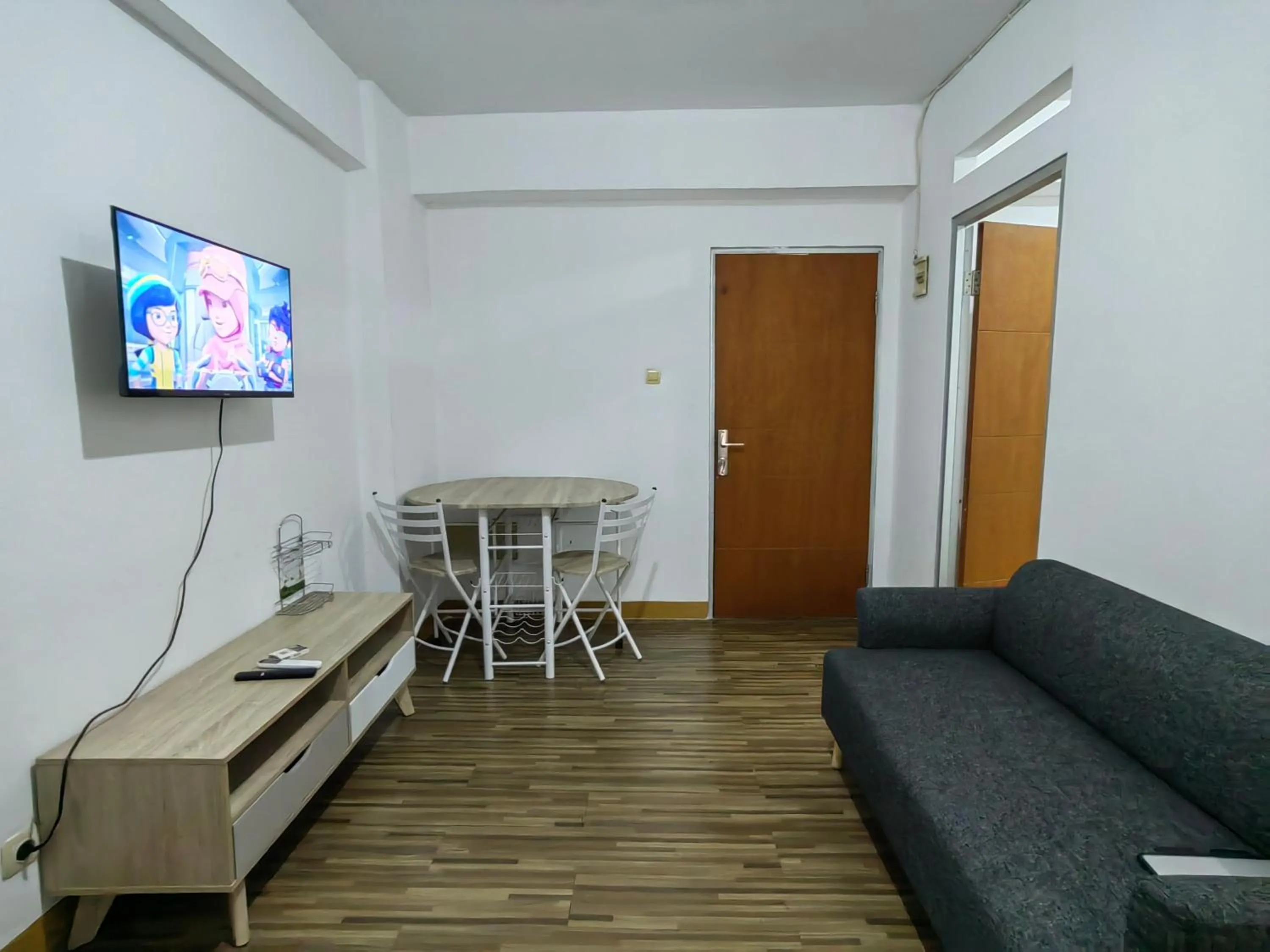 Living room in Cibubur Village By Arsakha Property Management