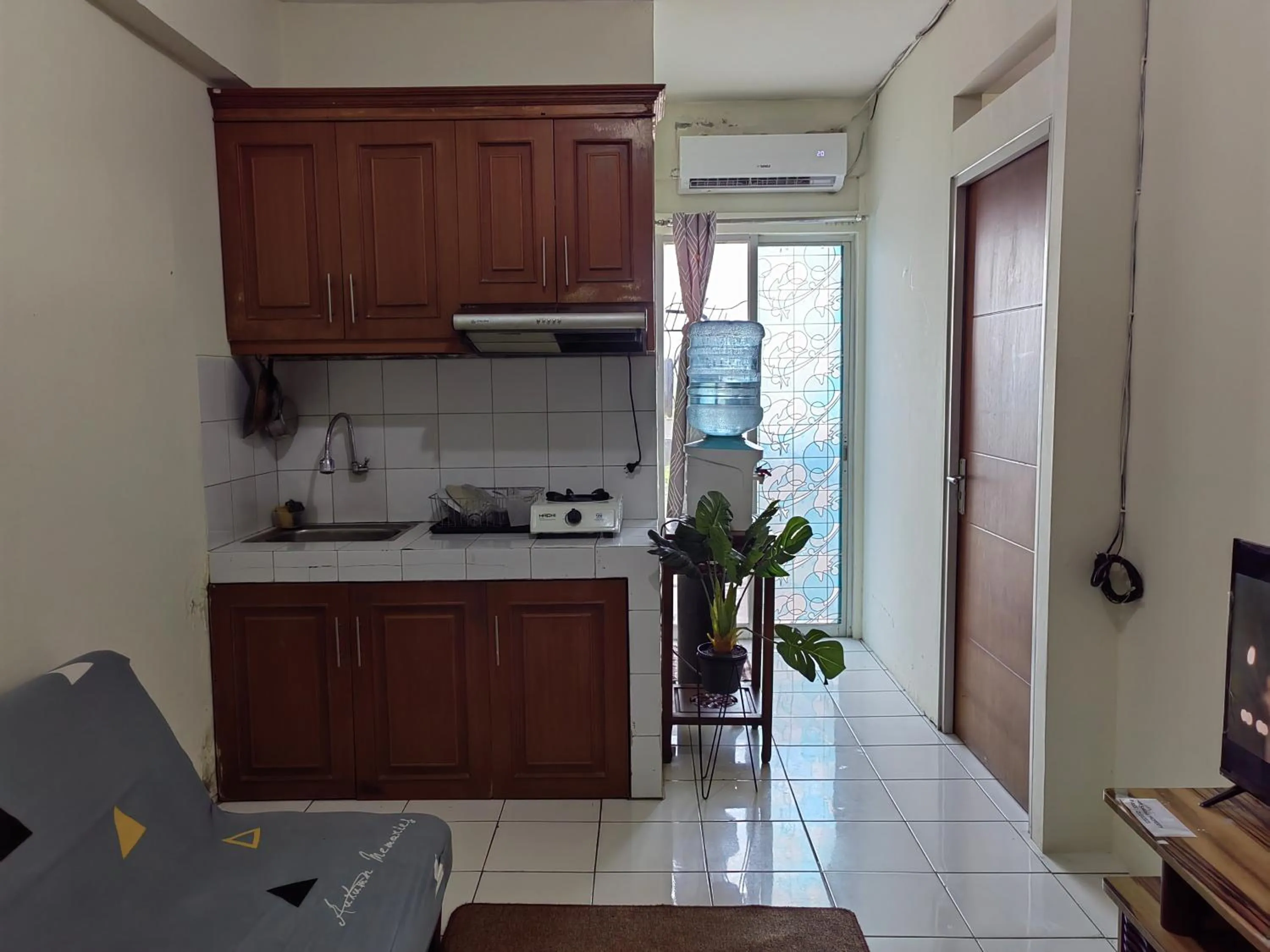 Dining area in Cibubur Village By Arsakha Property Management