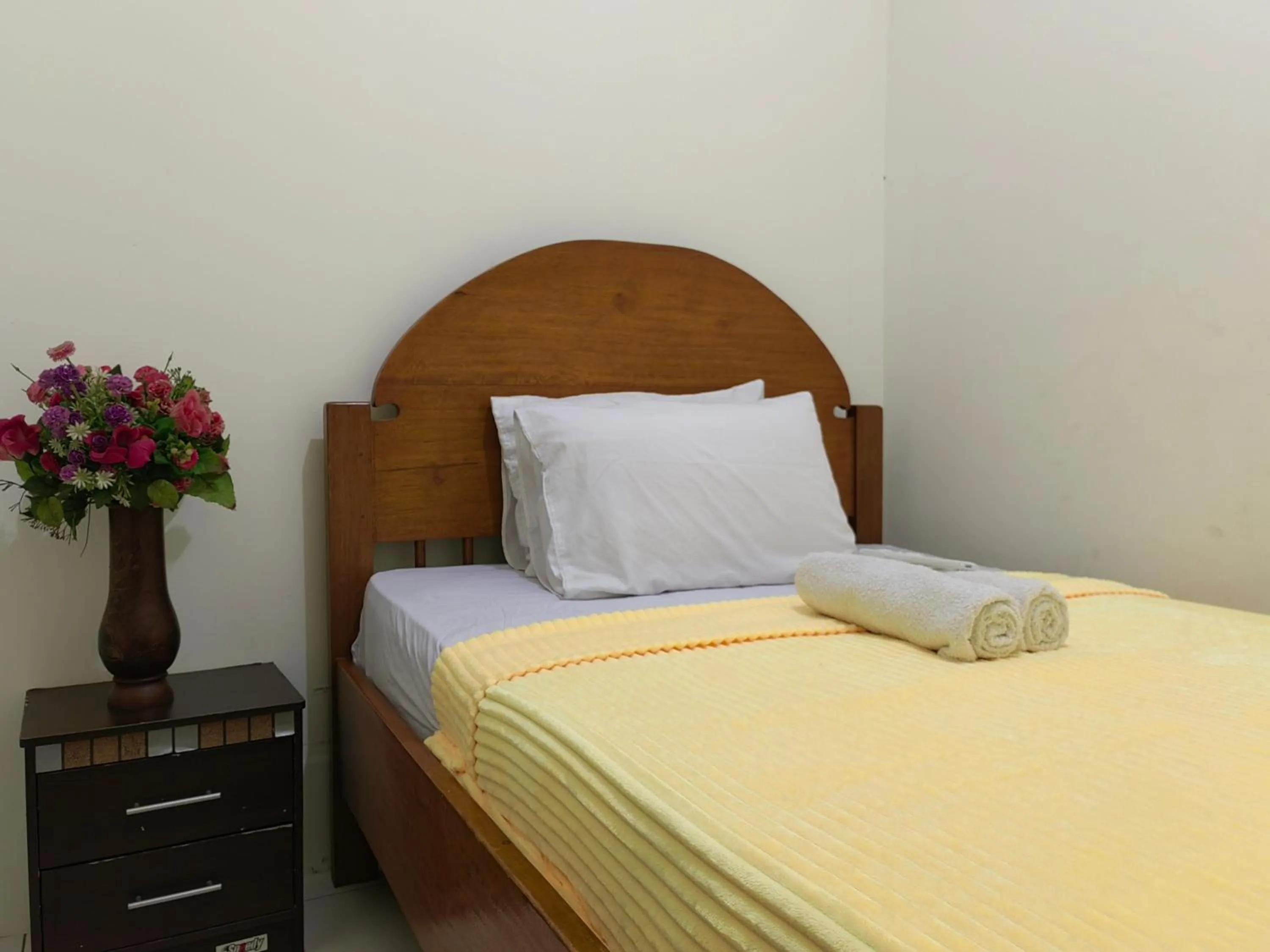 Bedroom, Bed in Cibubur Village By Arsakha Property Management