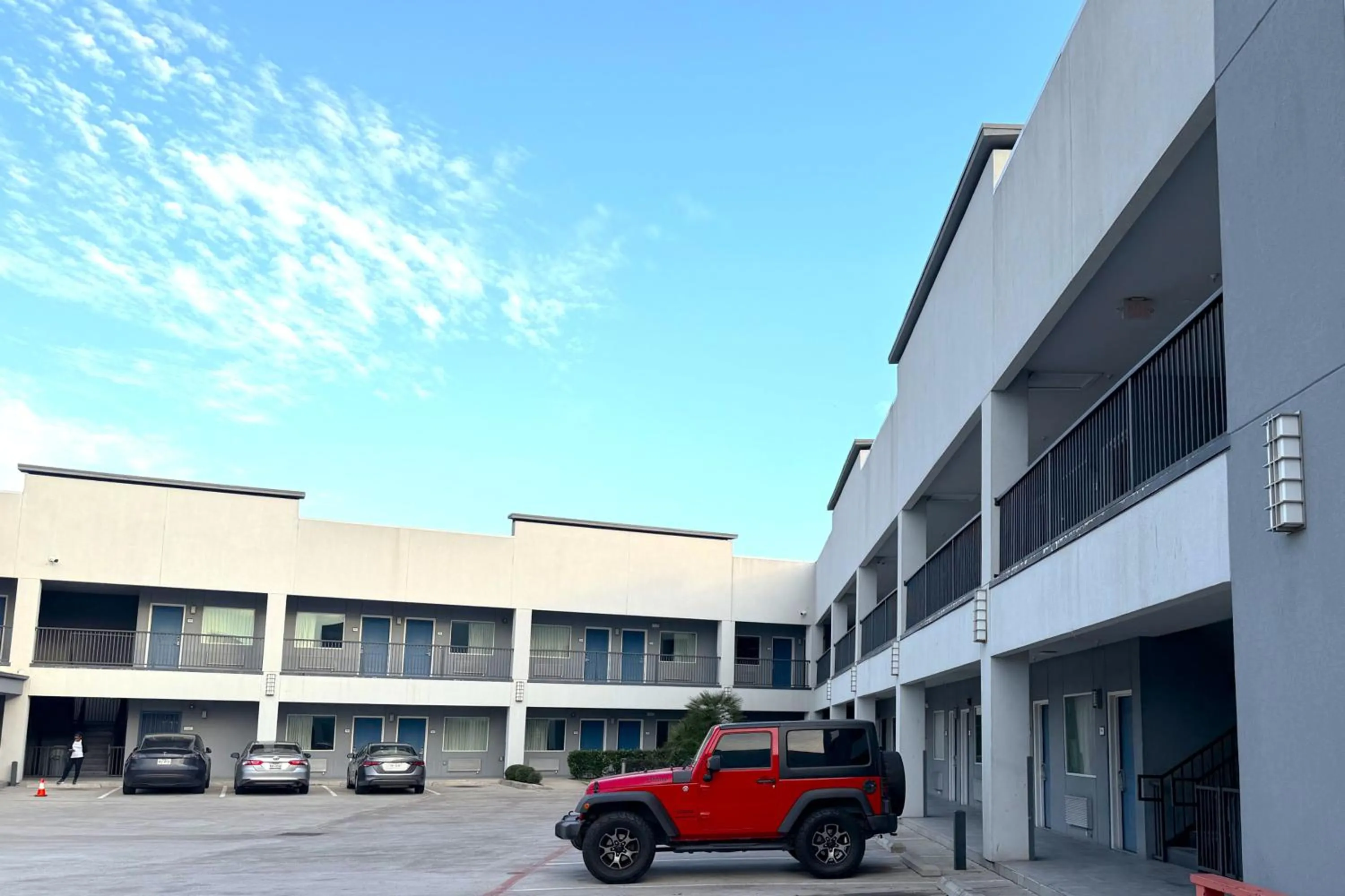 Parking in Hotel Royale IAH Airport North Houston I-45