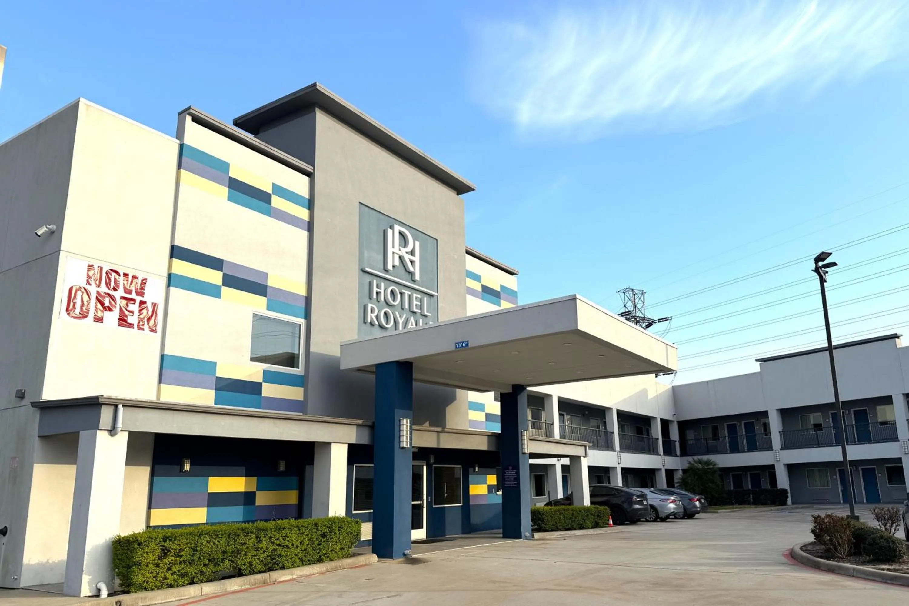 Property building in Hotel Royale IAH Airport North Houston I-45