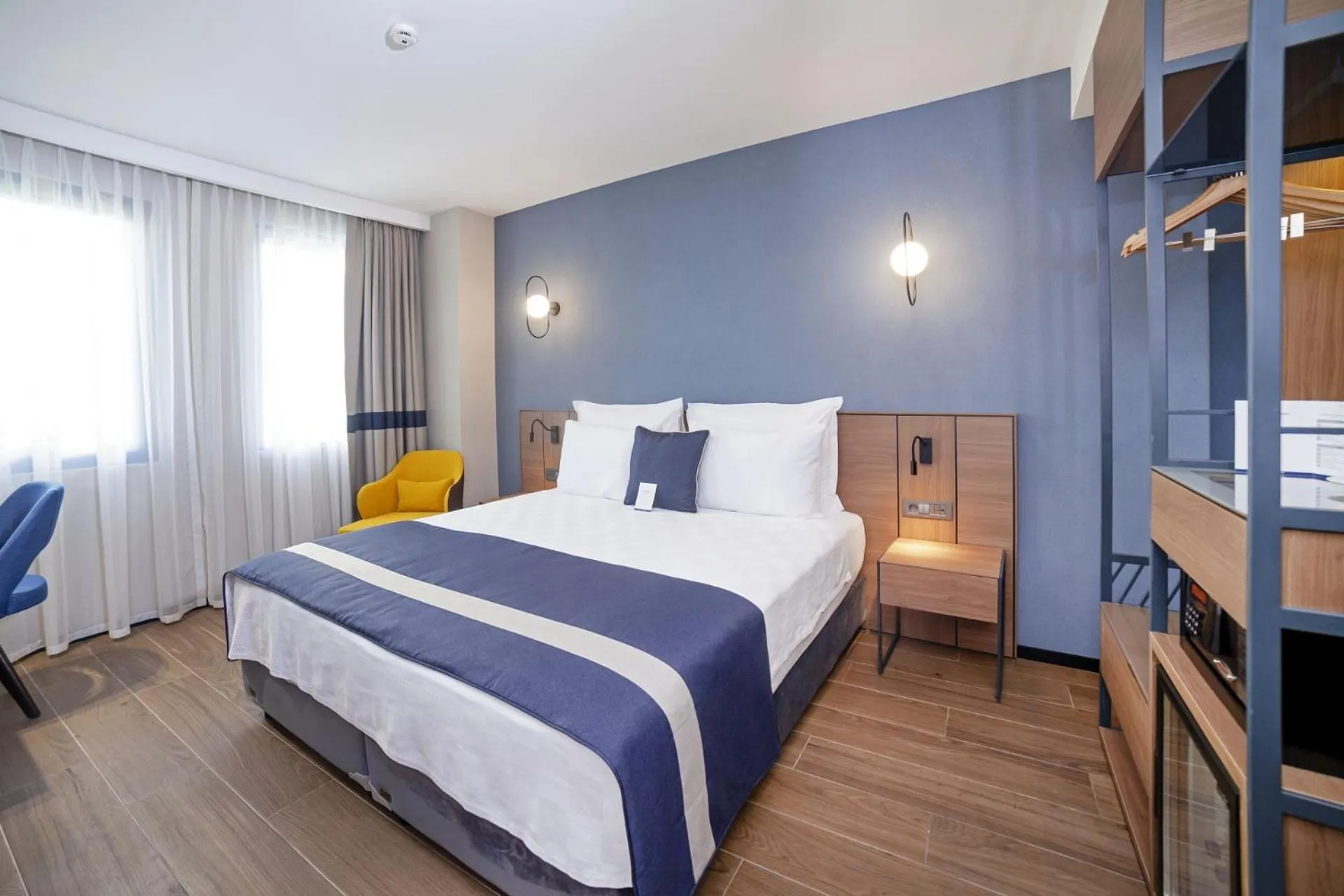 Photo of the whole room, Bed in GRANBELLAHOTEL