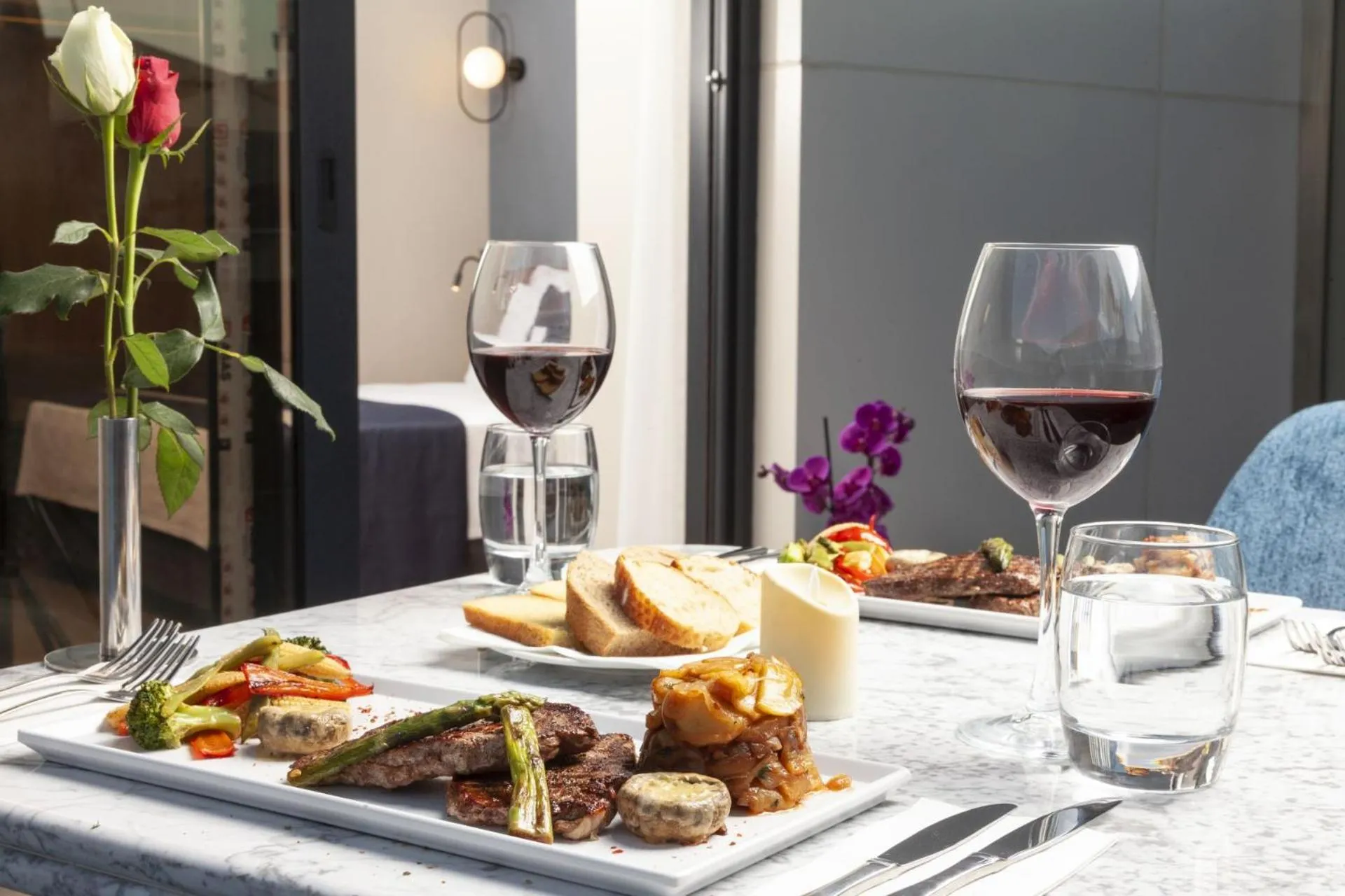 Food and drinks in GRANBELLAHOTEL