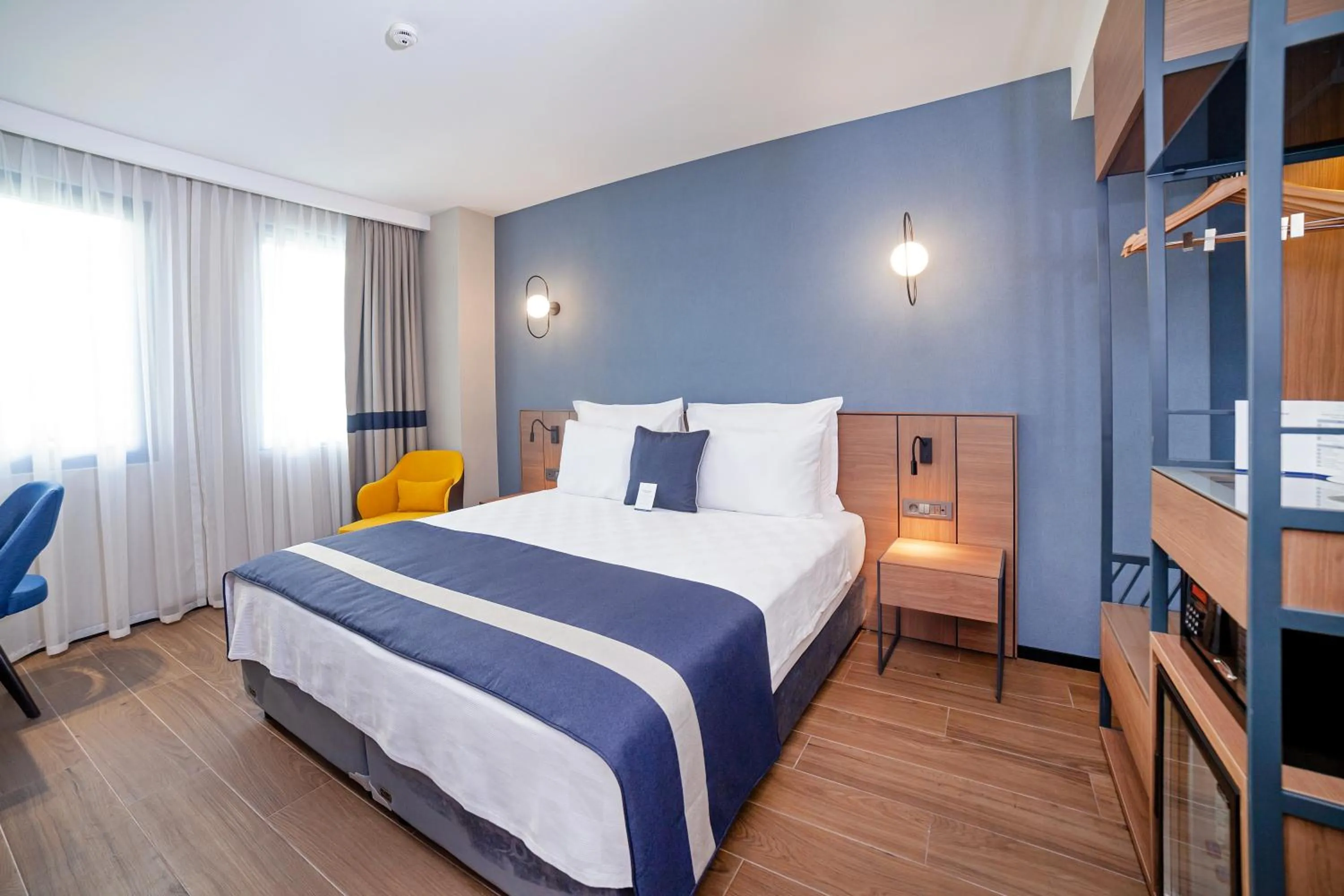 Photo of the whole room, Bed in GRANBELLAHOTEL