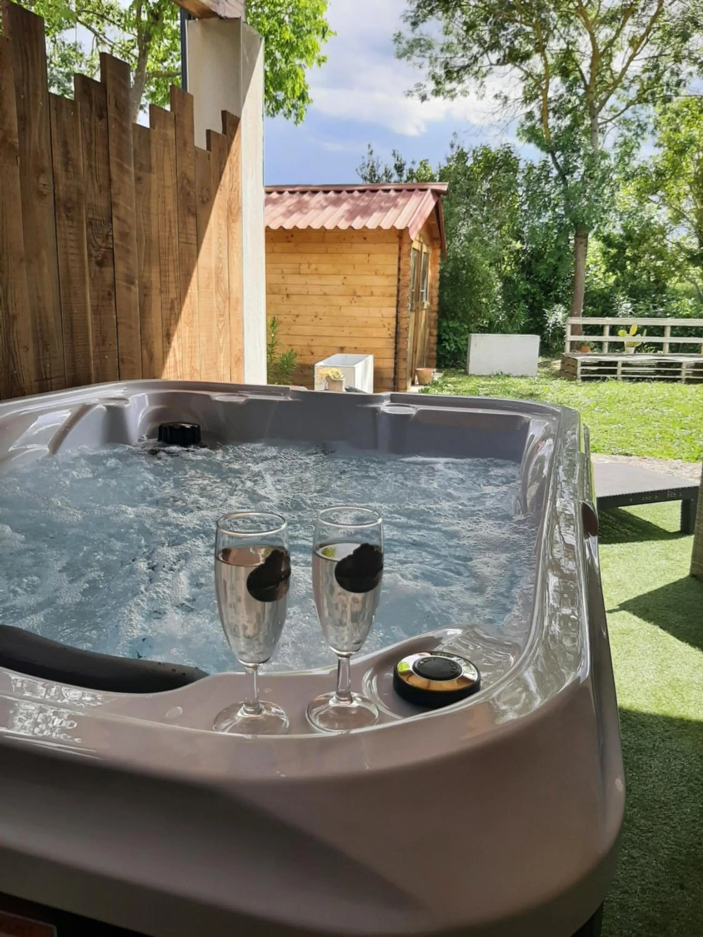 Garden in La Villa Claudia Jardin et Spa