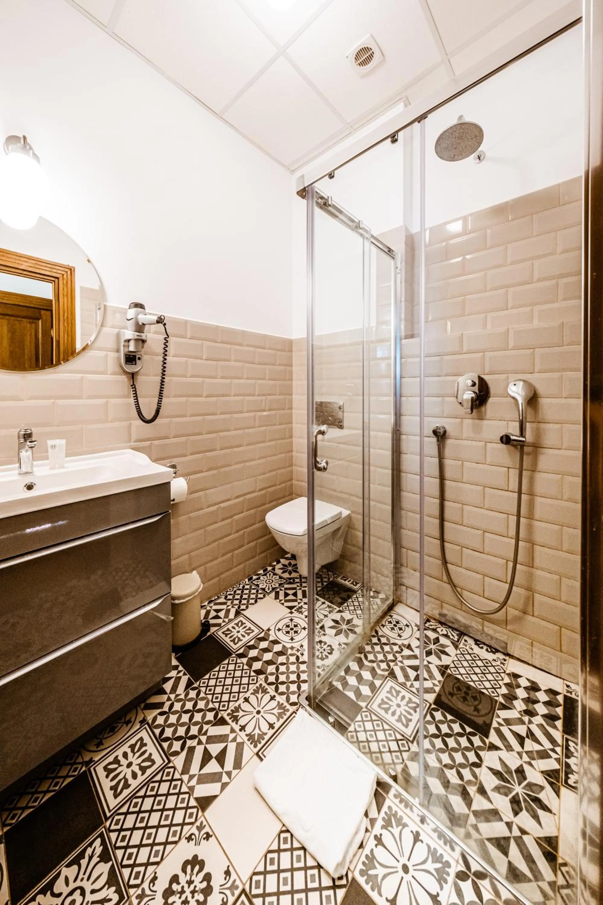 Bathroom in CASA CHITIC - Str Nicolae Balcescu 13