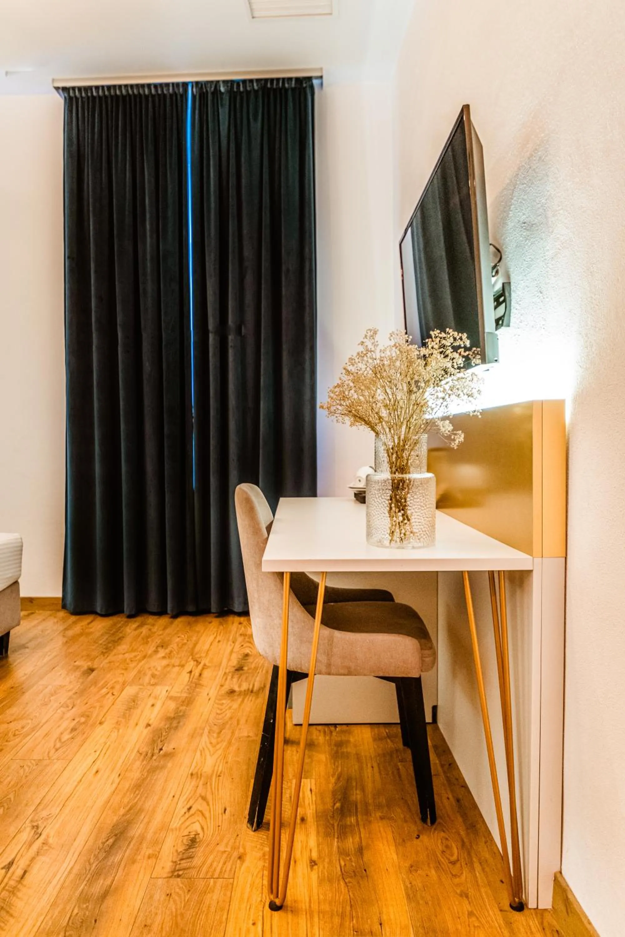 TV and multimedia in CASA CHITIC - Str Nicolae Balcescu 13