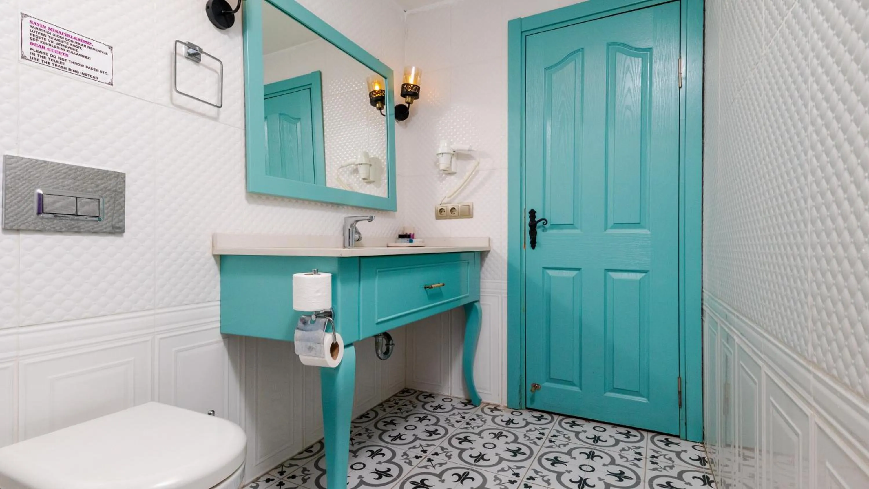 Shower in Avlu Alaçatı Boutique Hotel