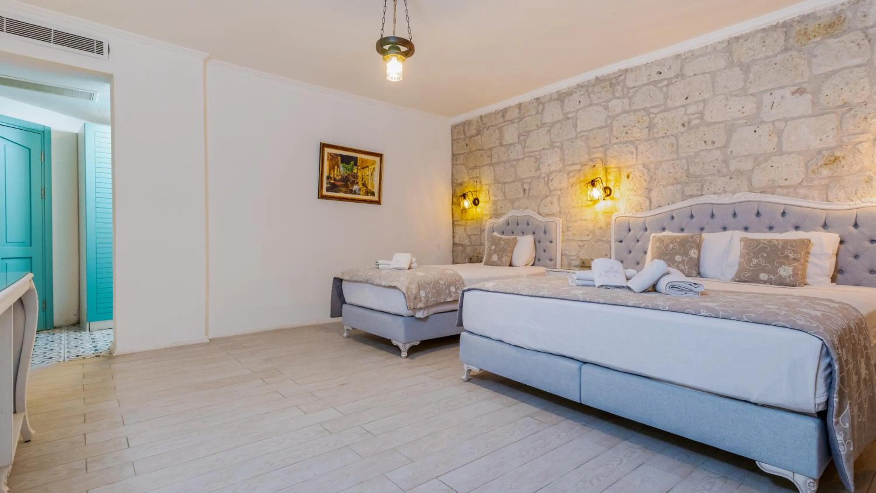 Photo of the whole room, Bed in Avlu Alaçatı Boutique Hotel